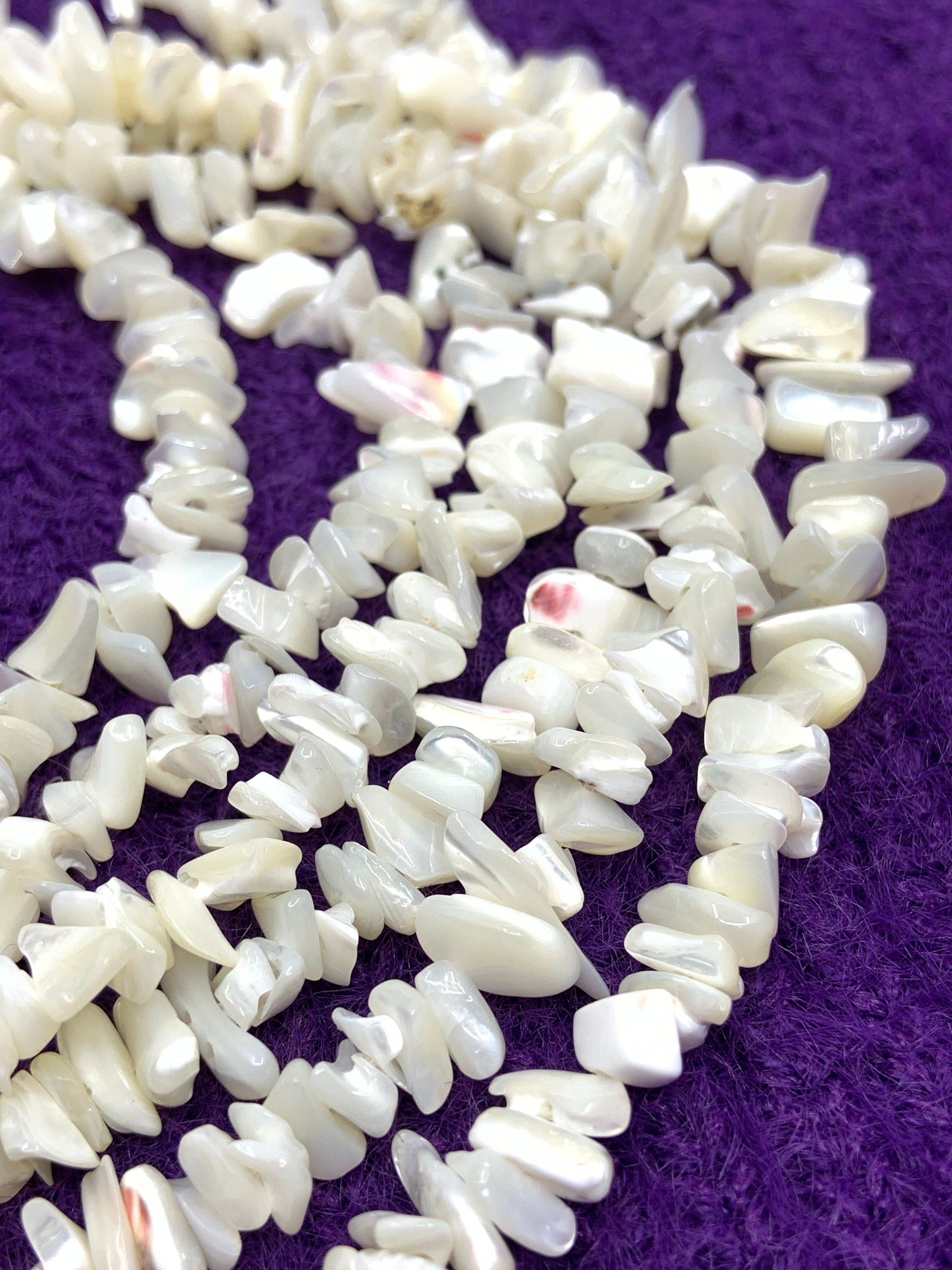 Mother of pearl shell chip beads