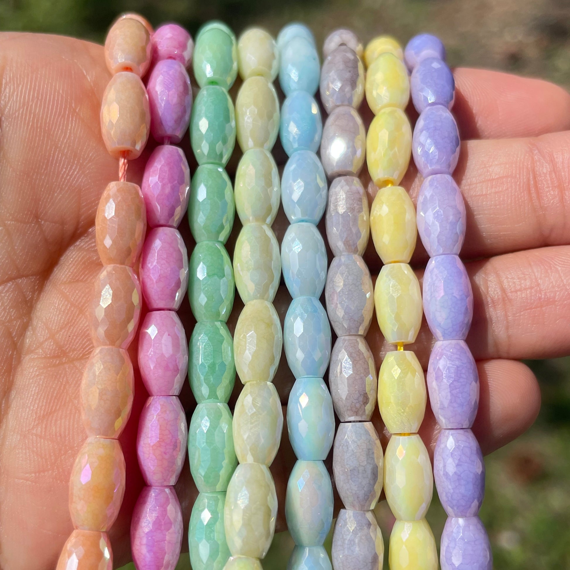 Electroplated glass beads in rice shape
