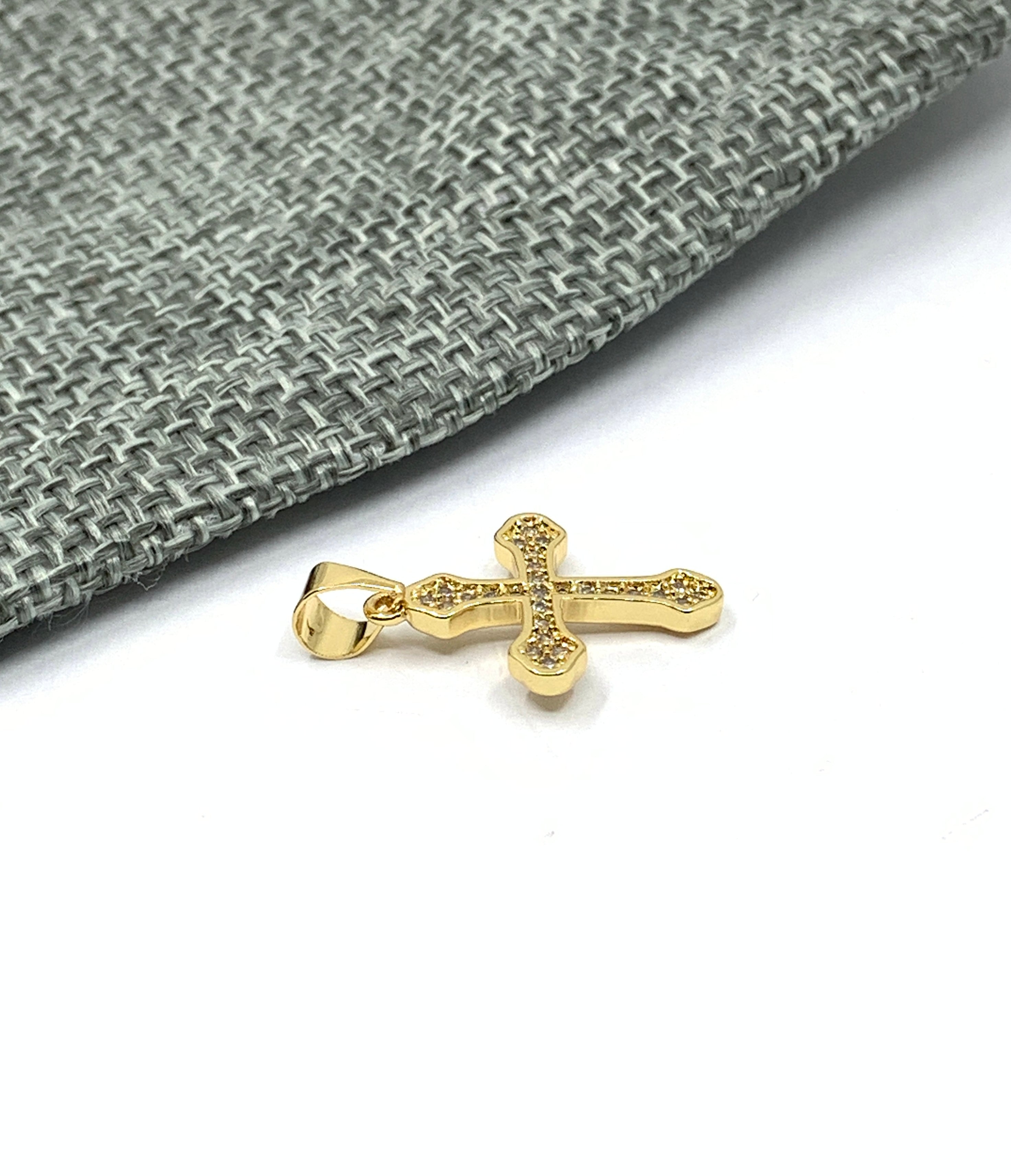 Cubic zirconia pave pendant