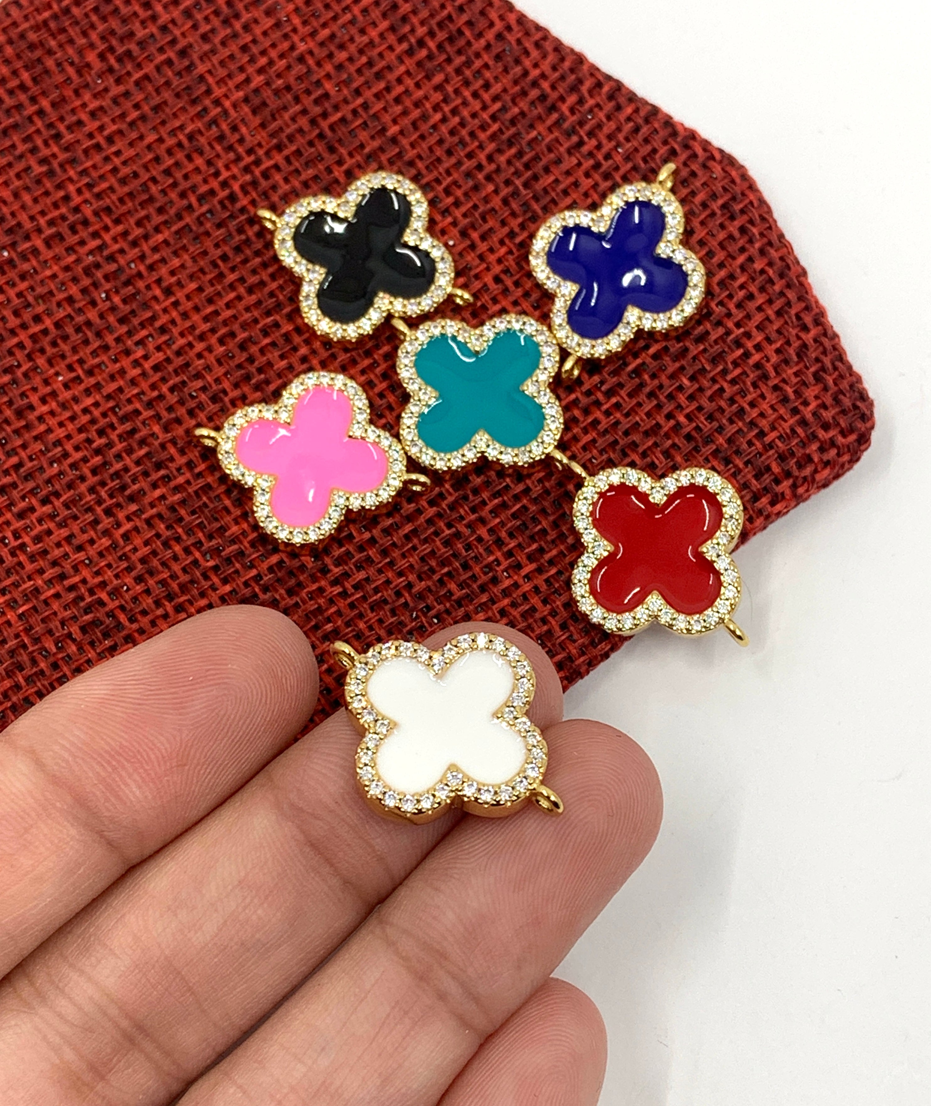 4 leaf clover connectors