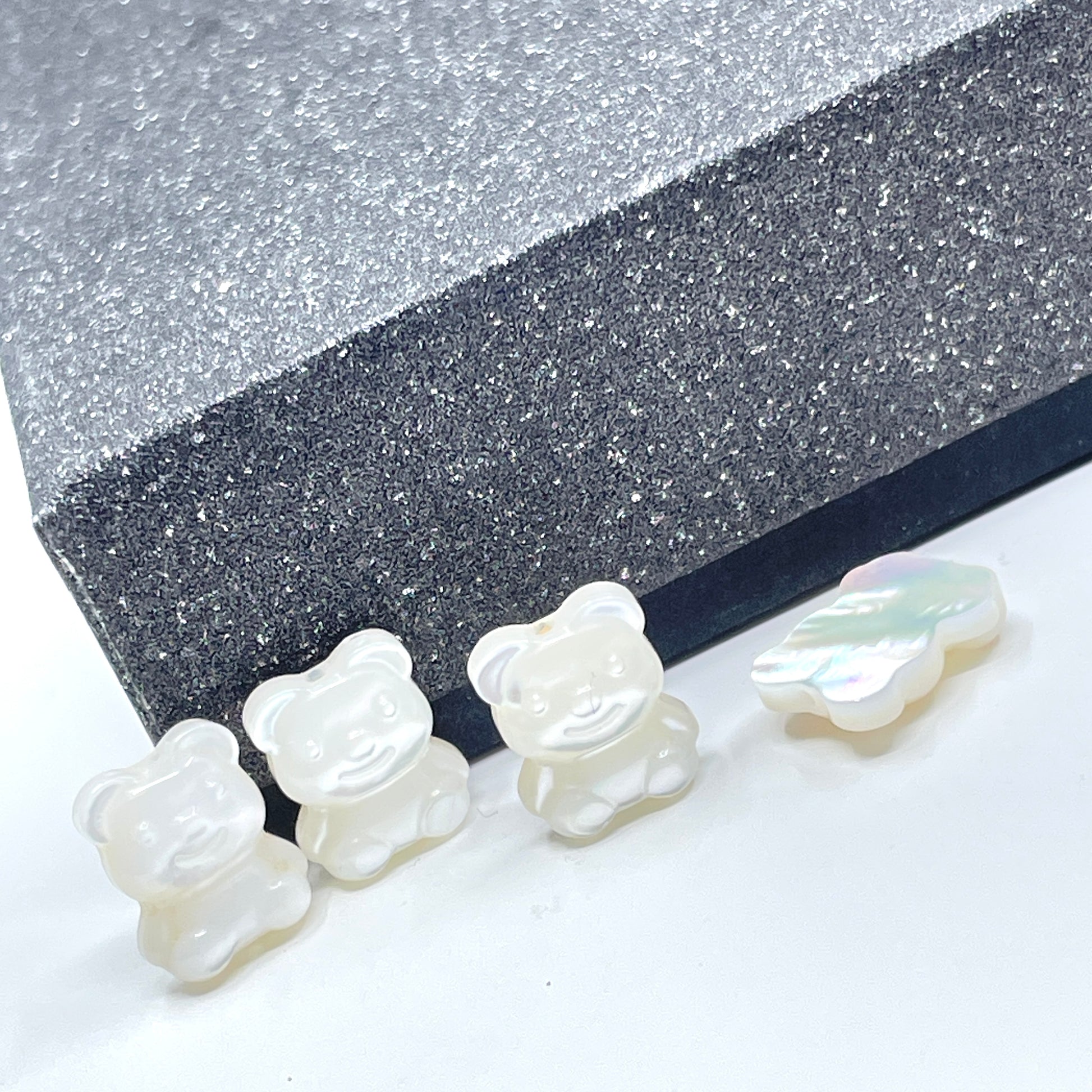 Cute Pearl teddy bead