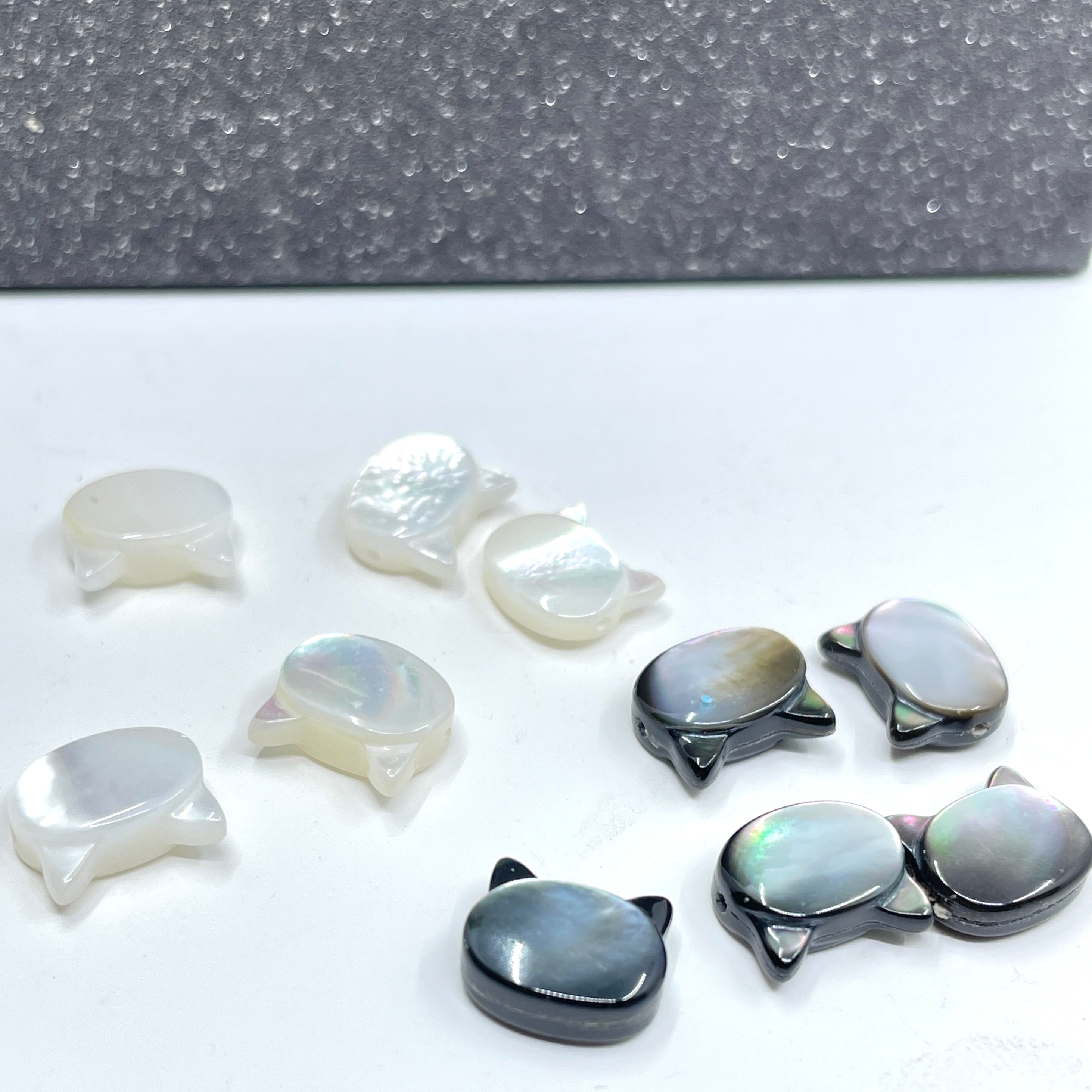 Mother of Pearl Cat Face Bead 2 Pcs