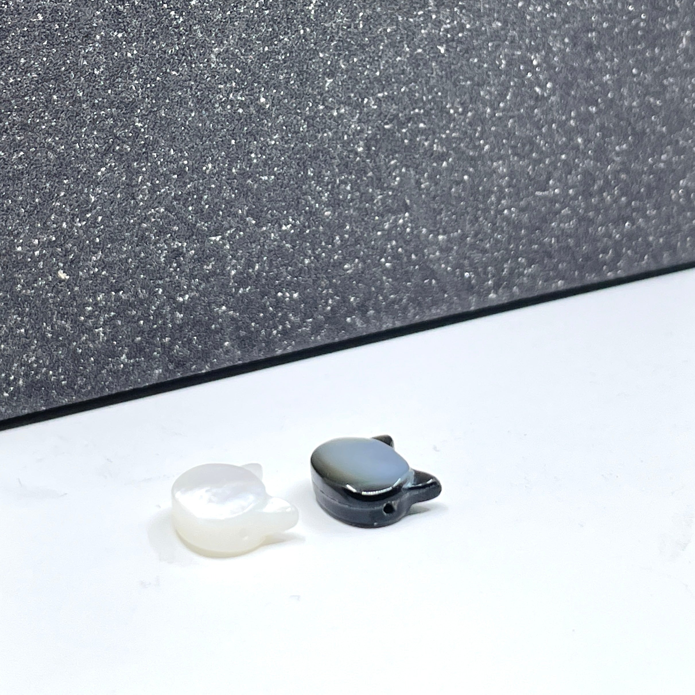 Mother of Pearl Cat Face Bead 2 Pcs