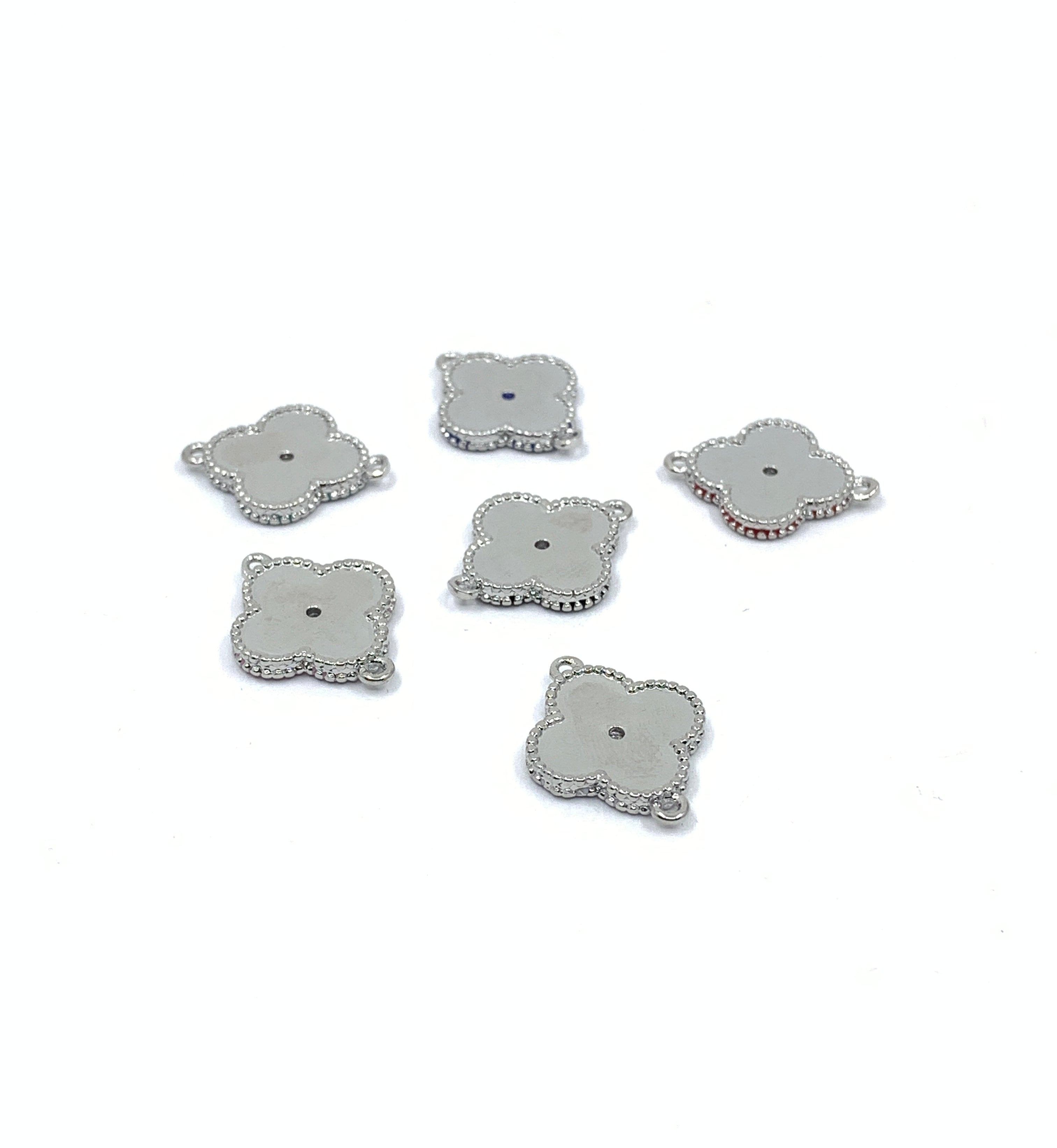 Back side of clover leaf connector