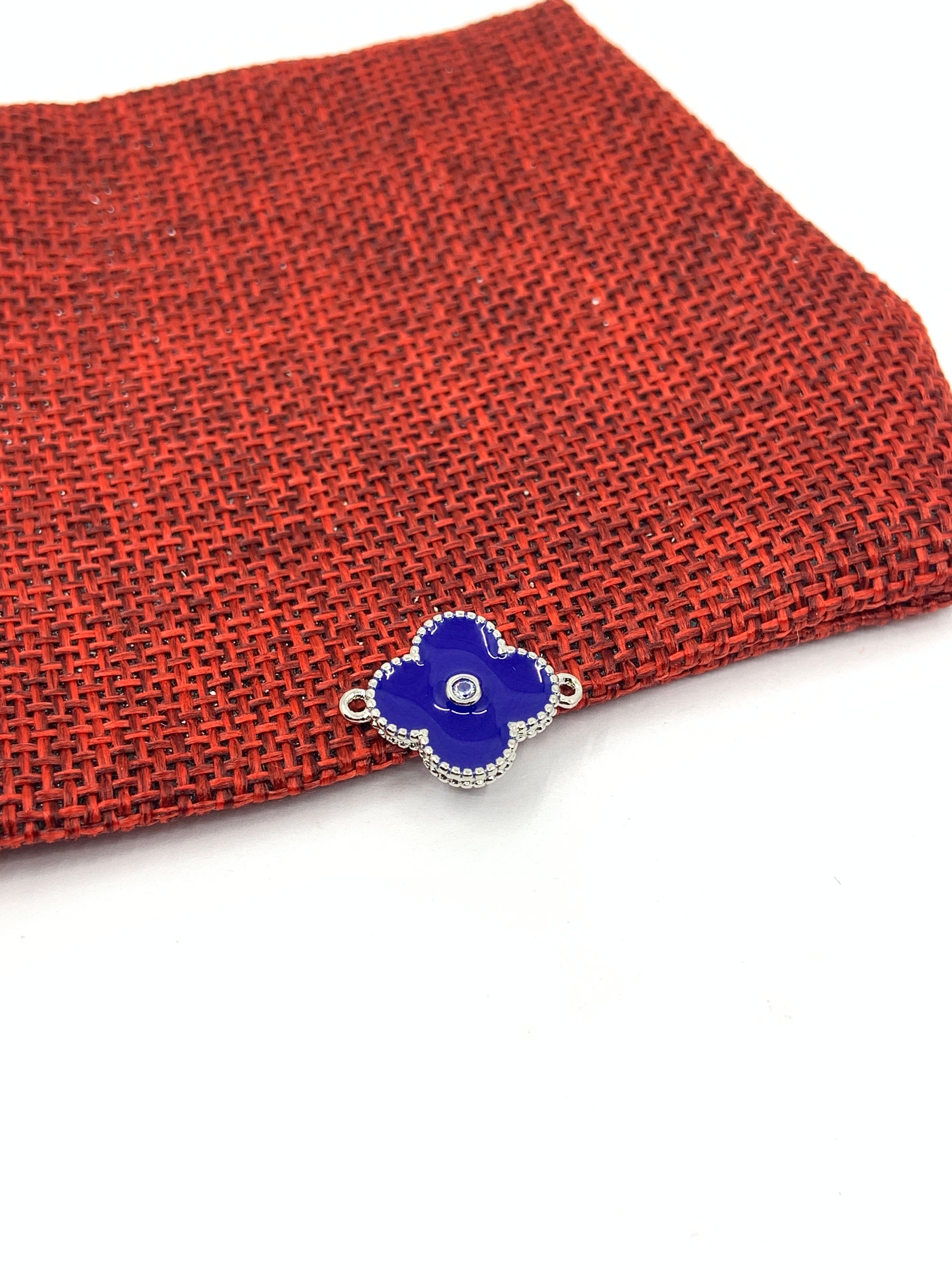 Royal blue enamel clover leaf connector