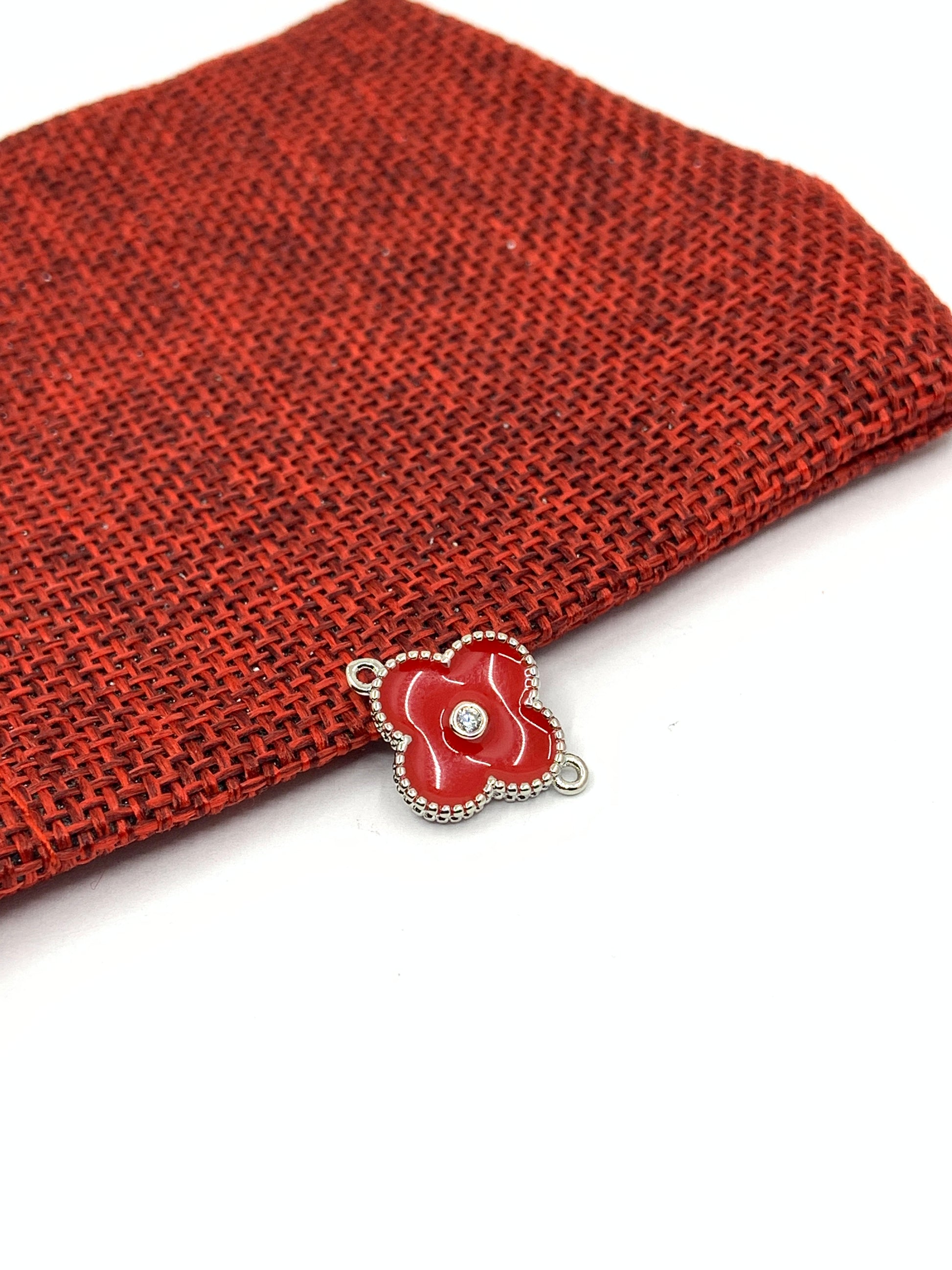 Red Clover Leaf Connector 