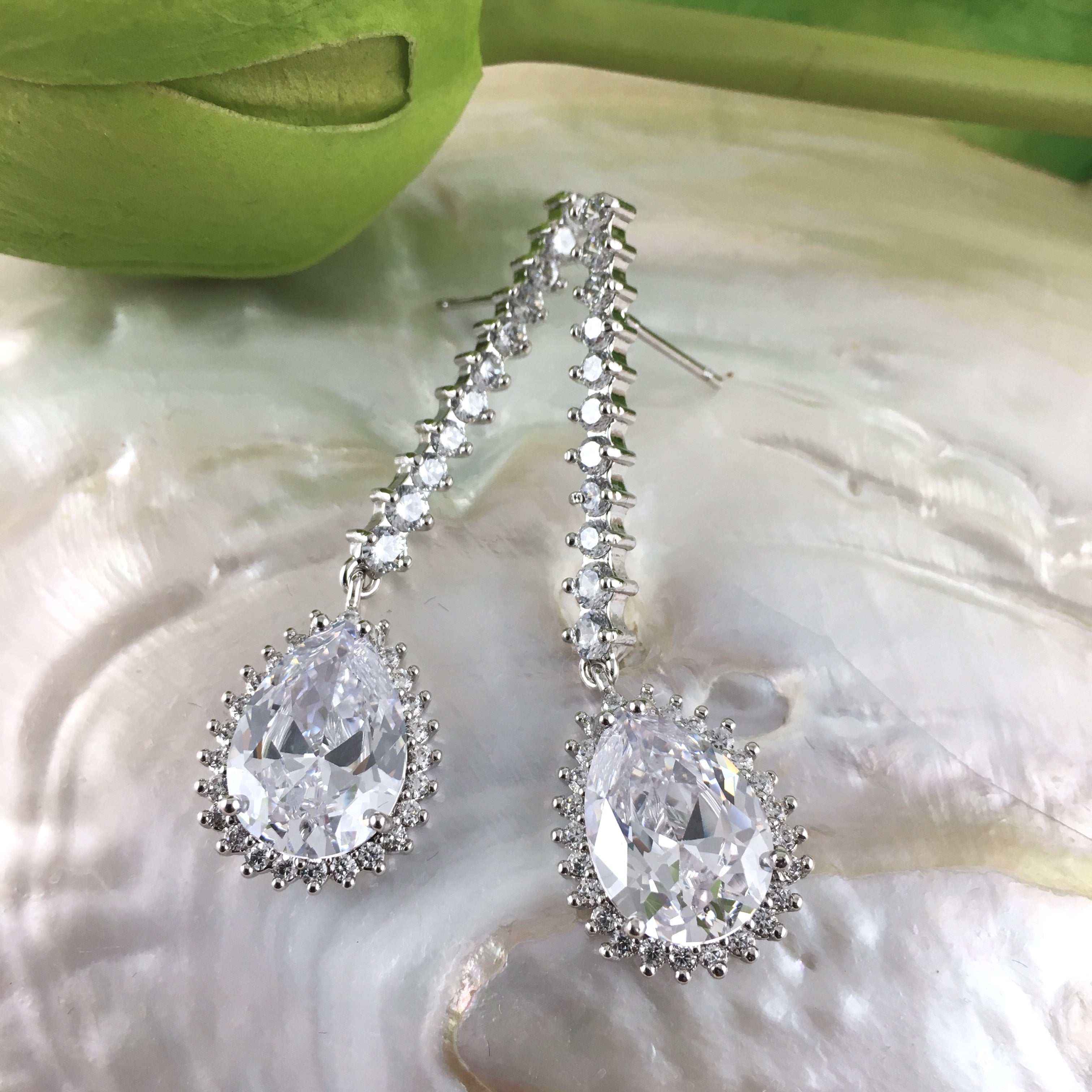 Bridal Cubic Zirconia with Tear Drop Earrings, 18K Plated | Bellaire Wholesale