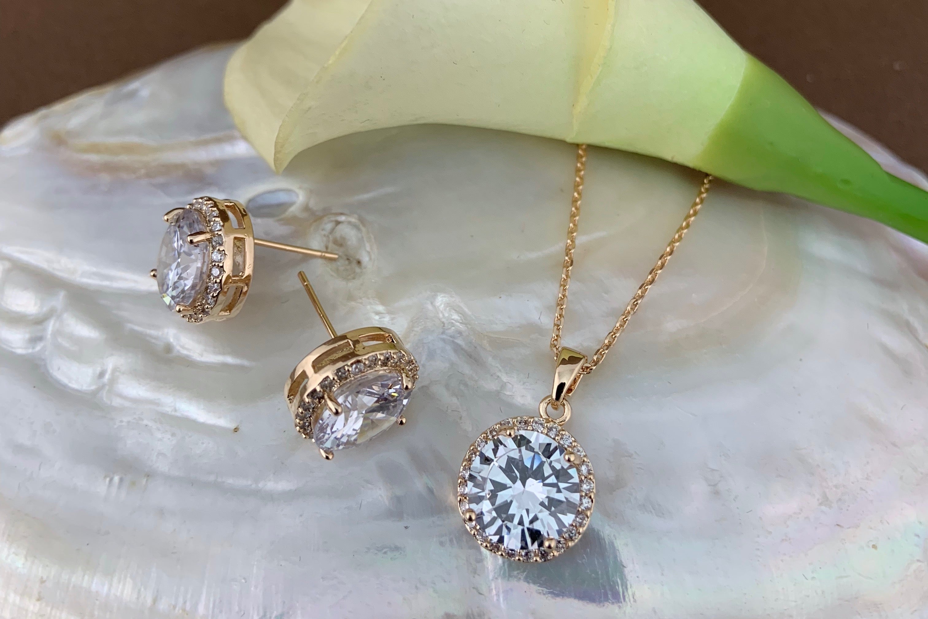Bridal Cubic Zirconia Set, Big Round Halo Style Gold Bridal Set | Bellaire Wholesale