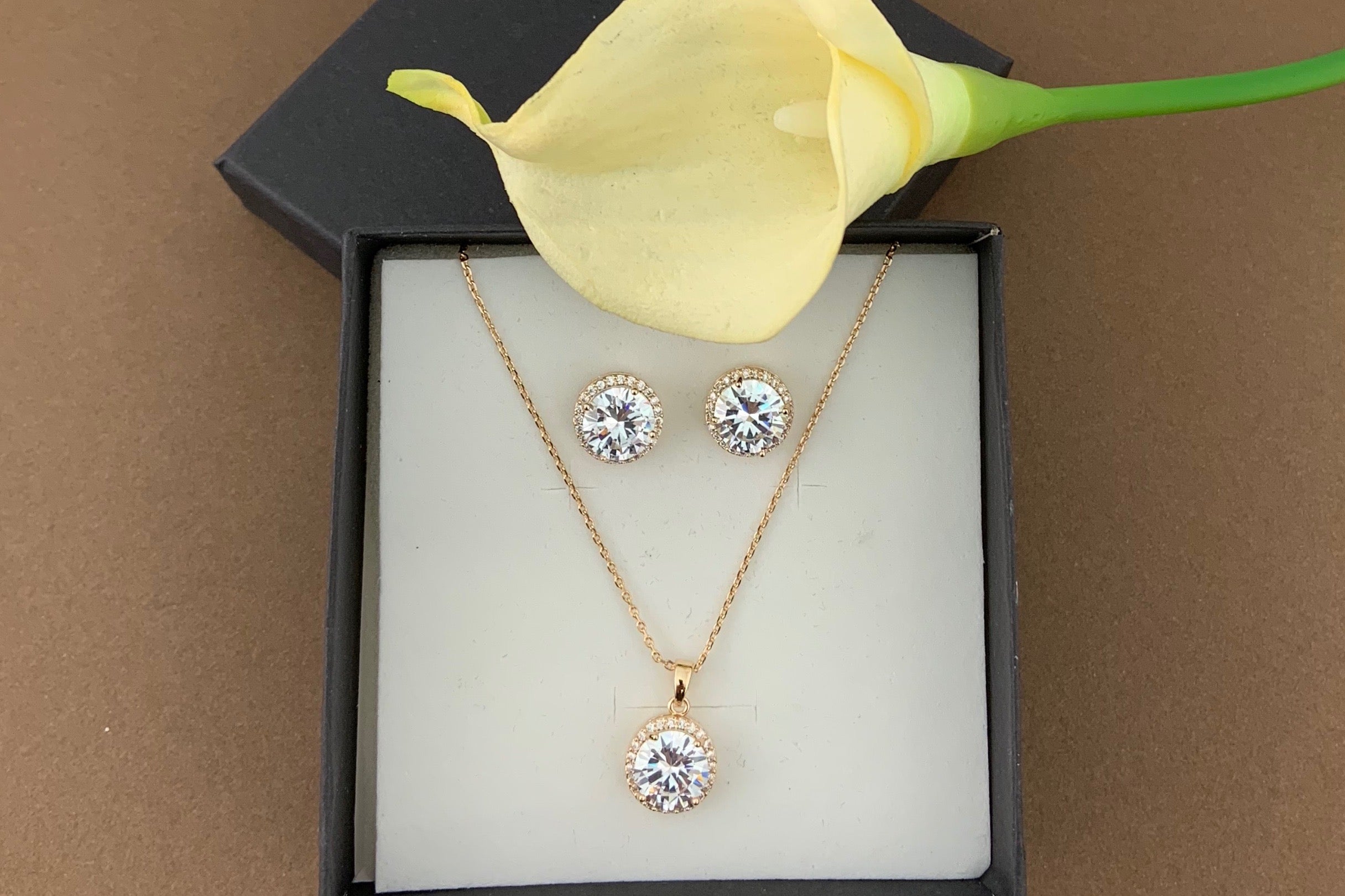 Bridal Cubic Zirconia Set, Big Round Halo Style Gold Bridal Set | Bellaire Wholesale