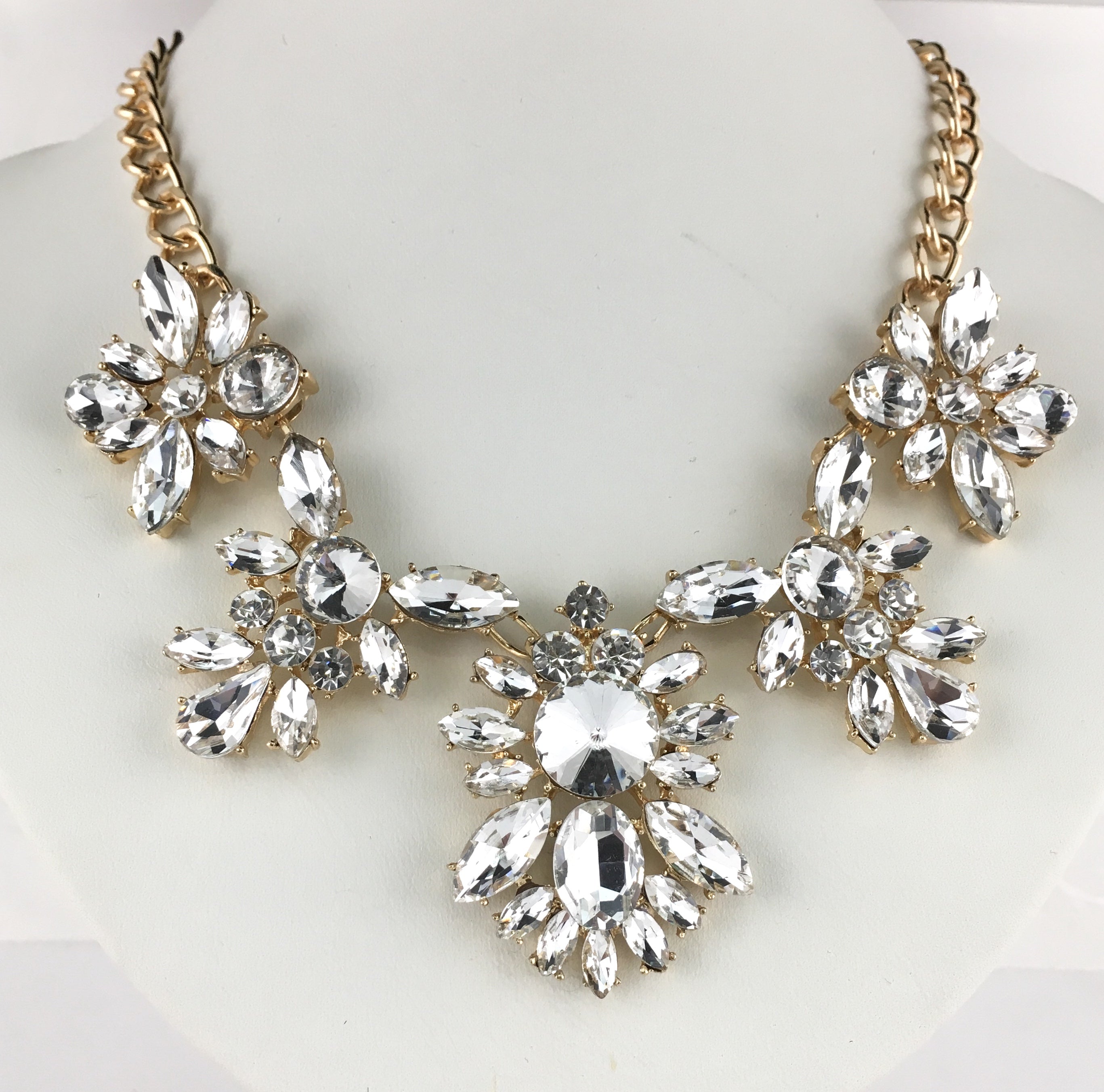 Elegant Floral Flower Crystal Necklace