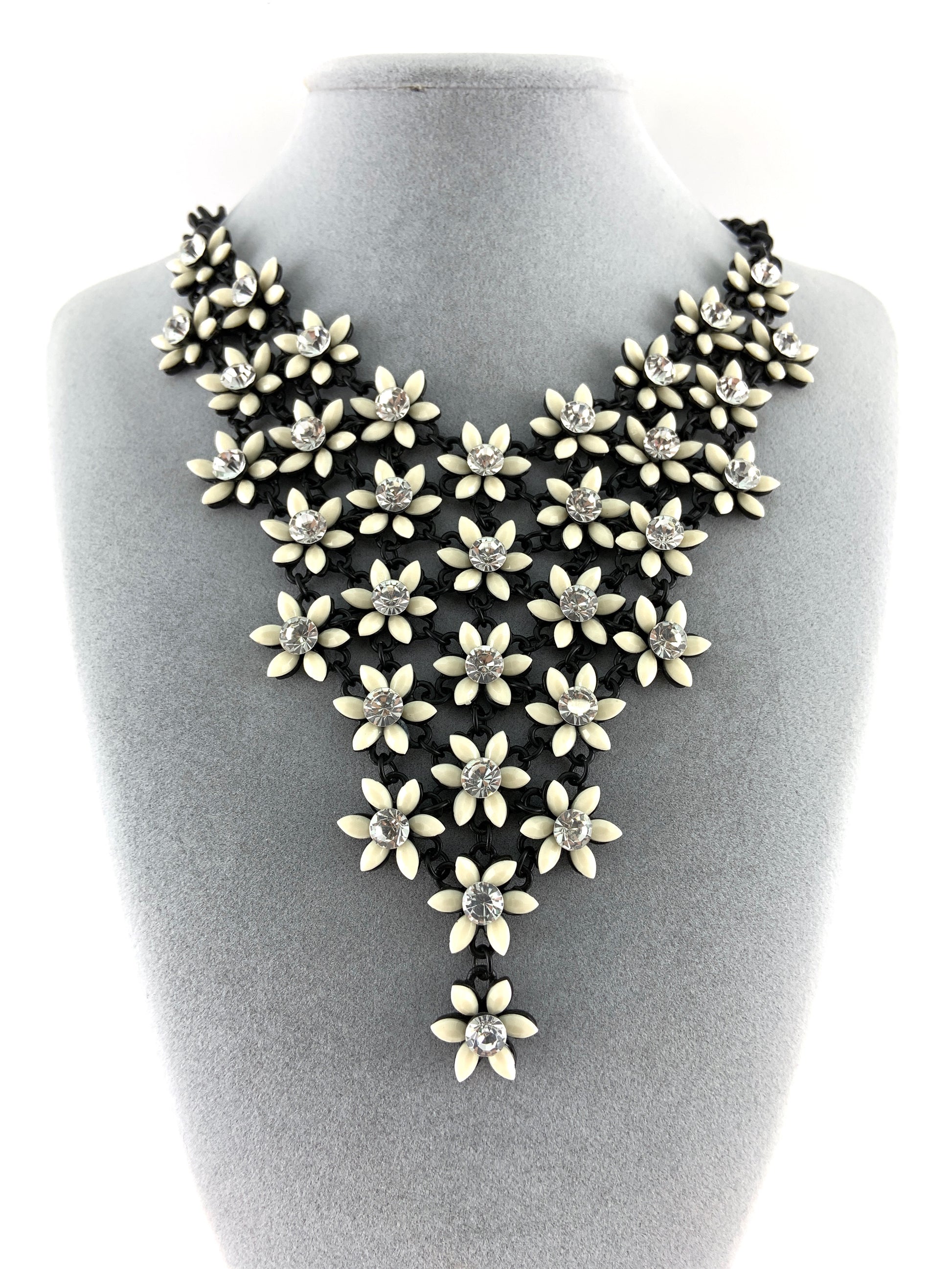 Flower Shape Necklace, Ivory | Bellaire Wholesale