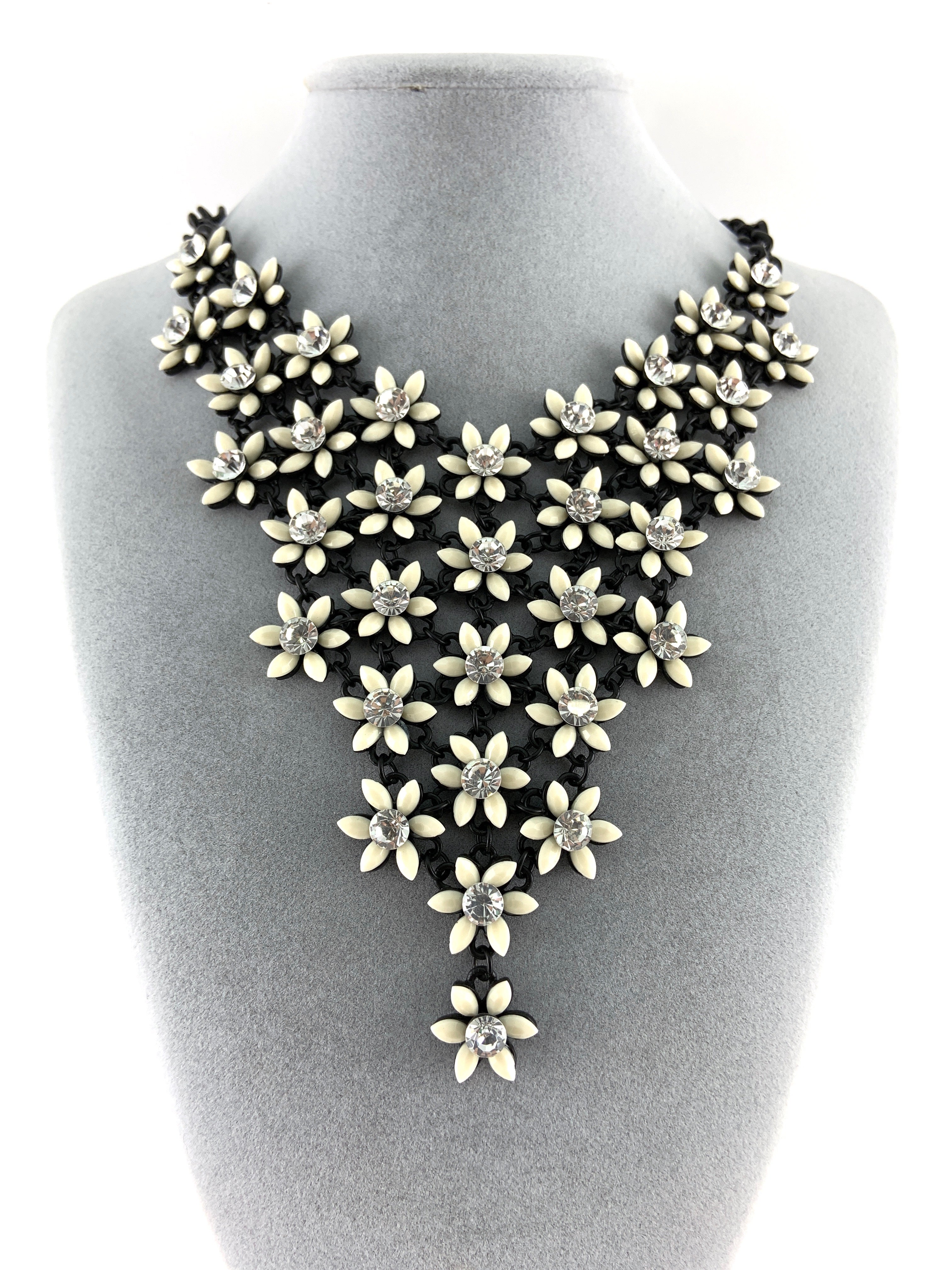 Flower Shape Necklace, Ivory | Bellaire Wholesale