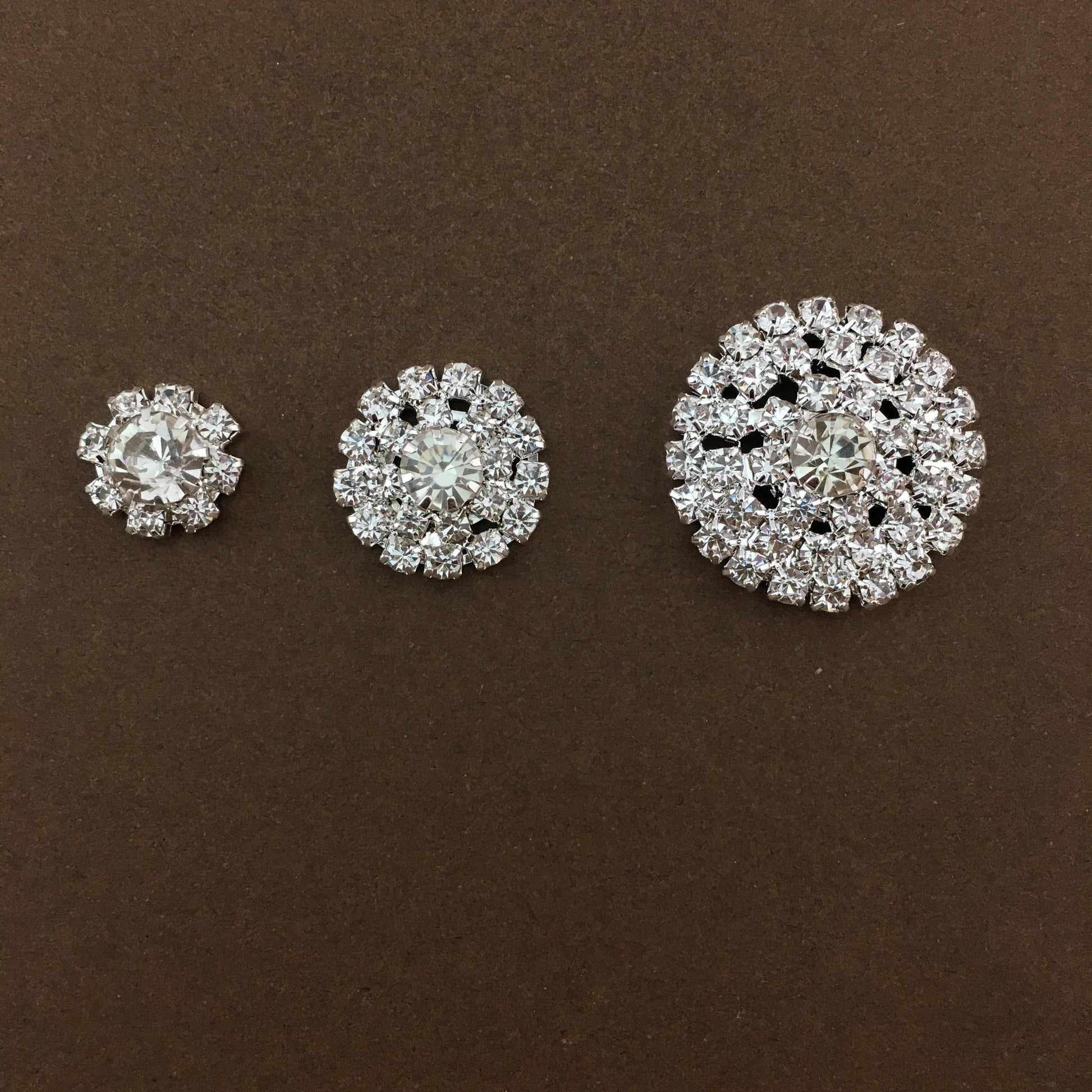 Gold Round Invitation Buckle Embellishments | Bellaire Wholesale