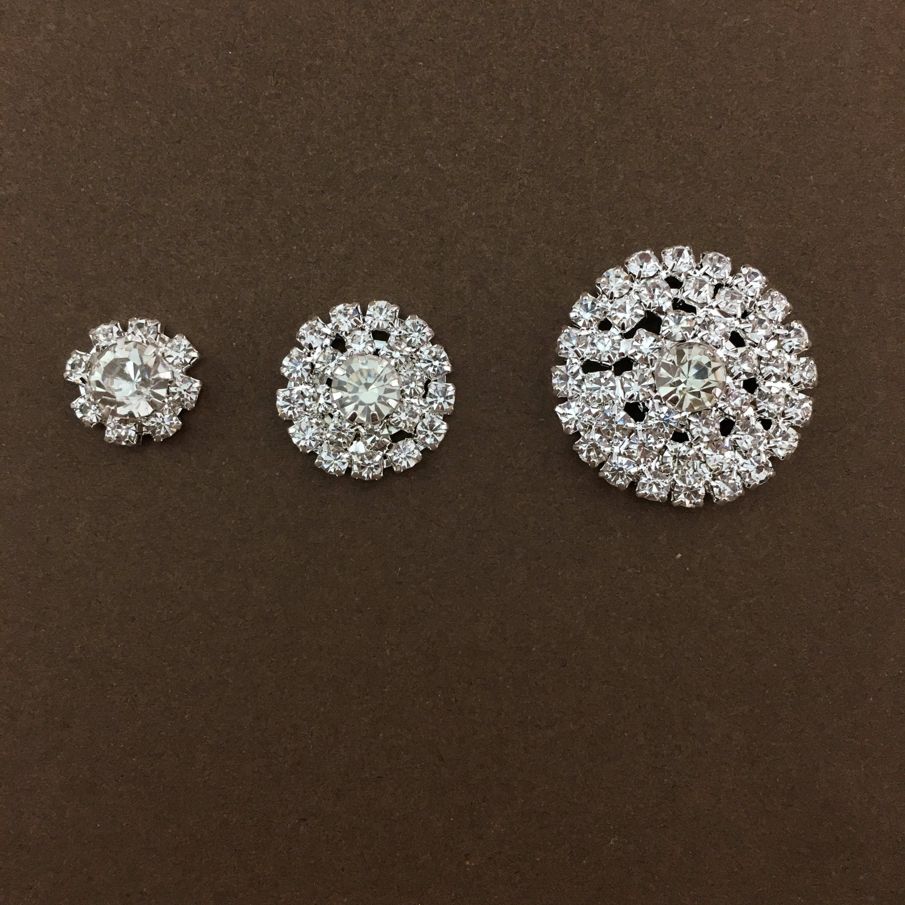 Gold Round Invitation Buckle Embellishments | Bellaire Wholesale