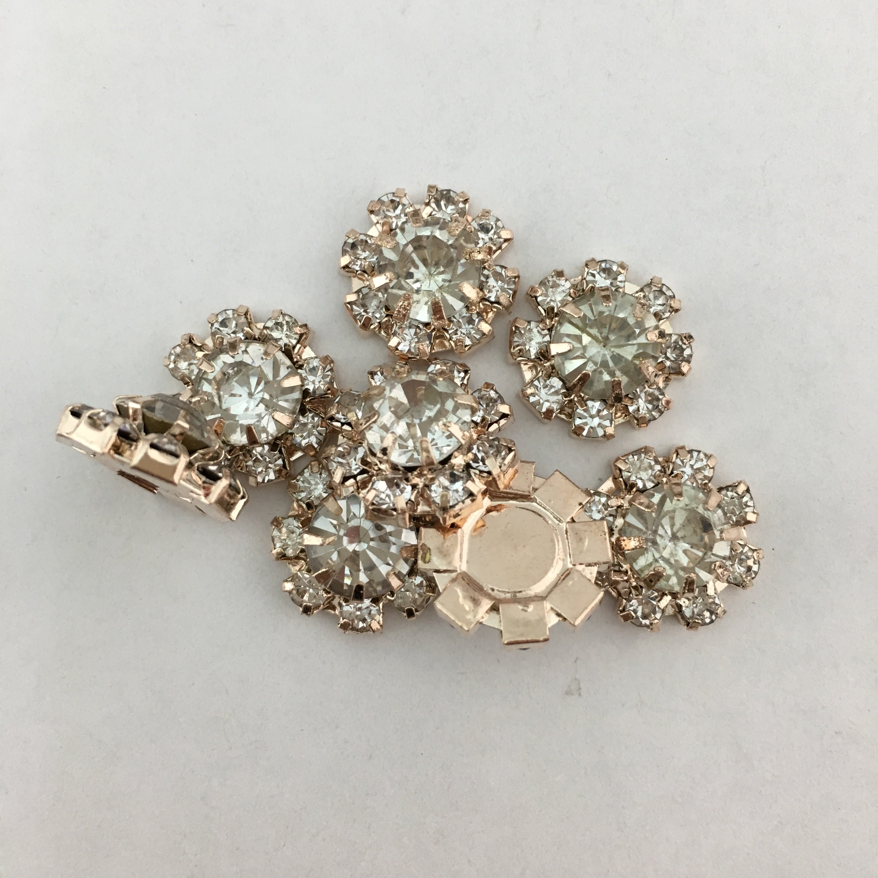 Rose Gold Round Invitation Buckle Embellishments | Bellaire Wholesale