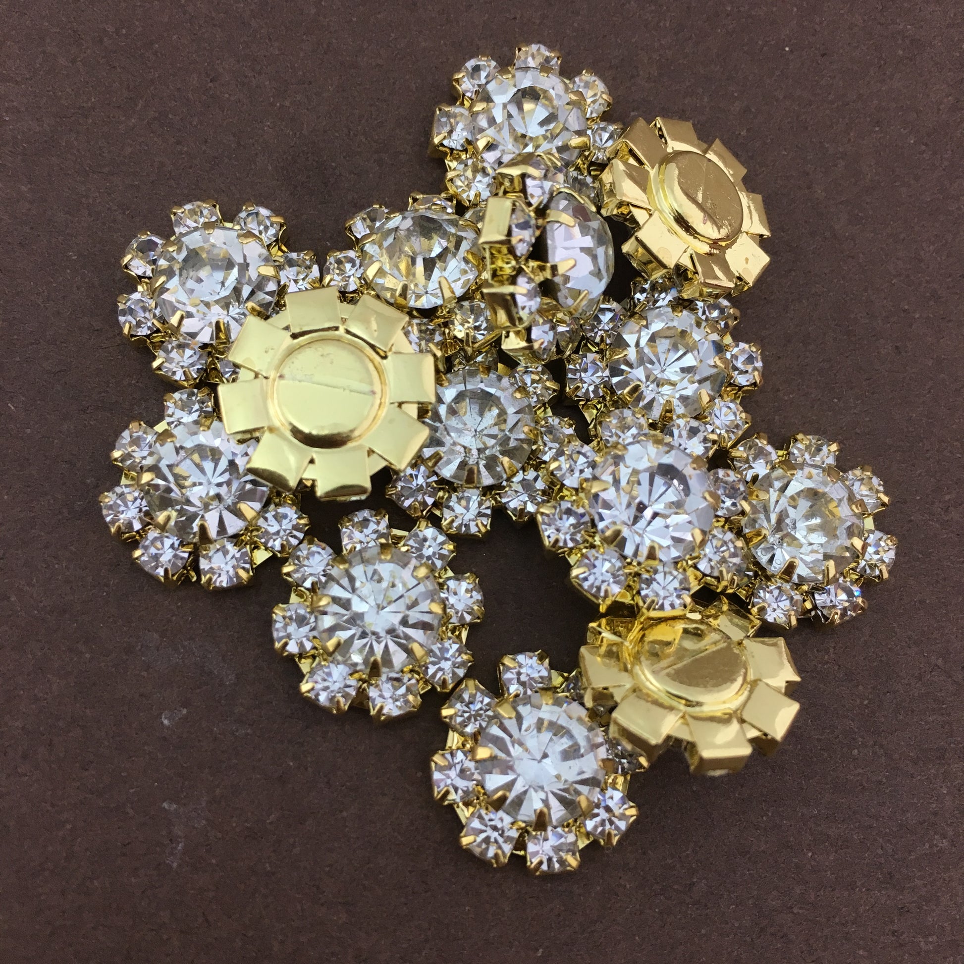 Gold Round Invitation Buckle Embellishments | Bellaire Wholesale