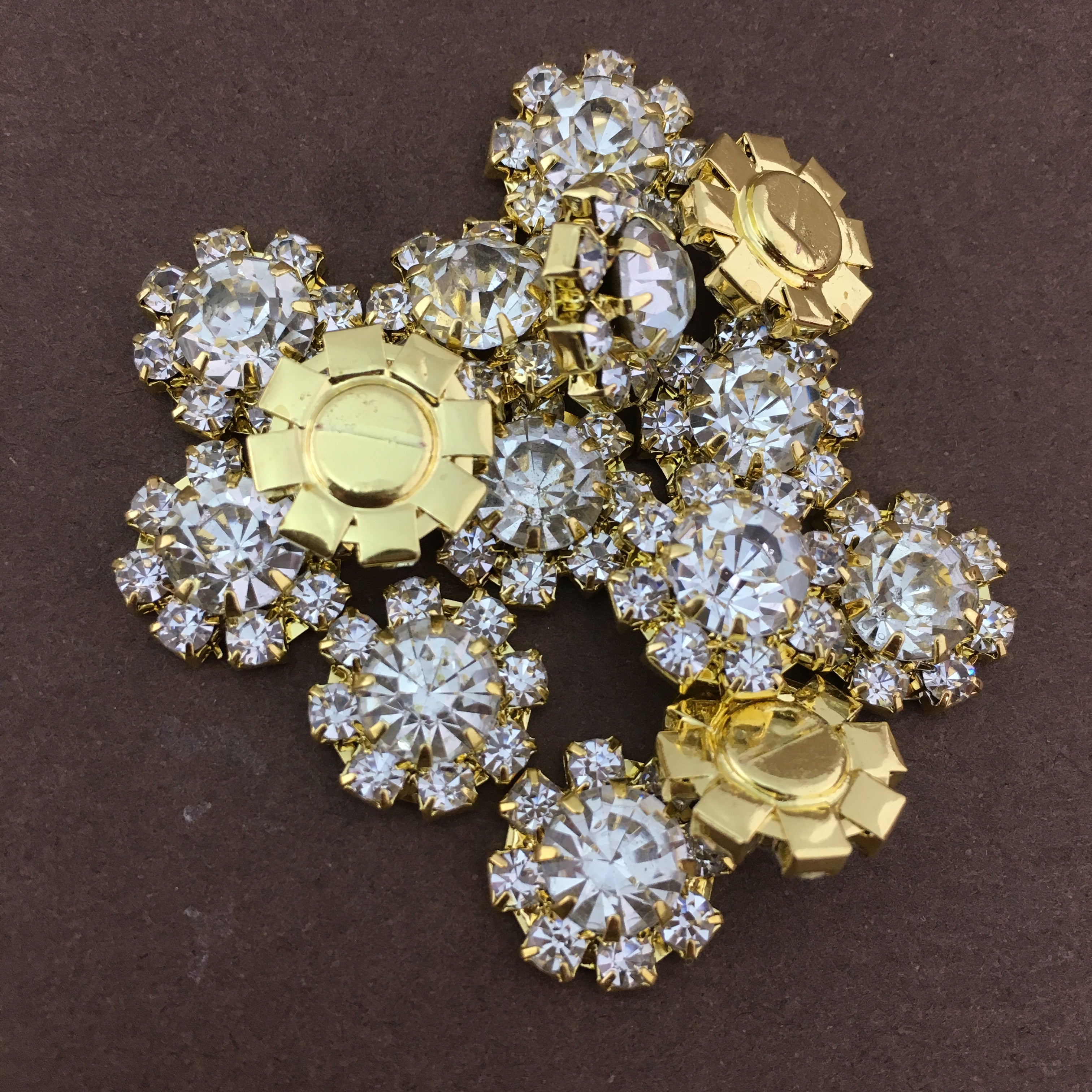 Gold Round Invitation Buckle Embellishments | Bellaire Wholesale