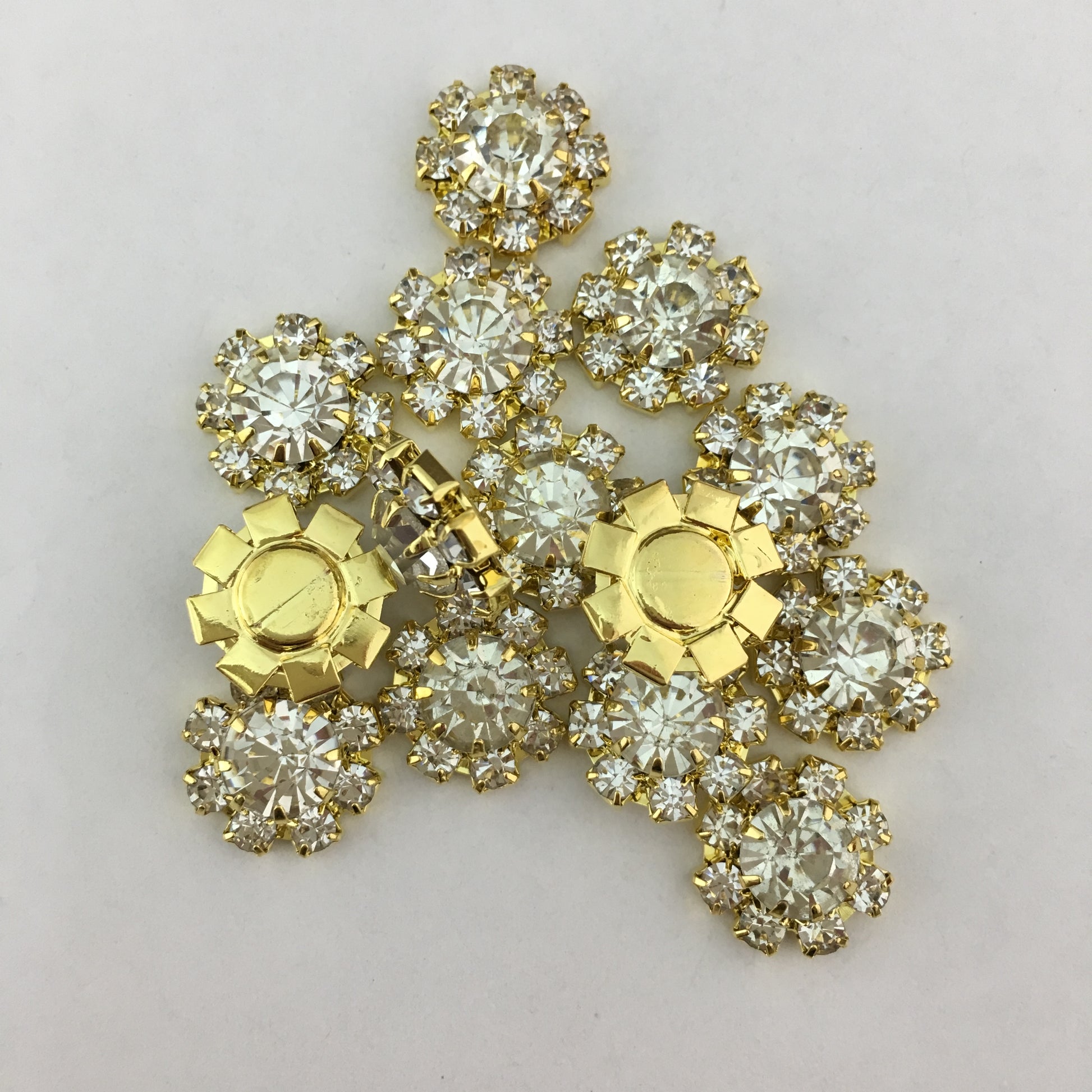 Gold Round Invitation Buckle Embellishments | Bellaire Wholesale