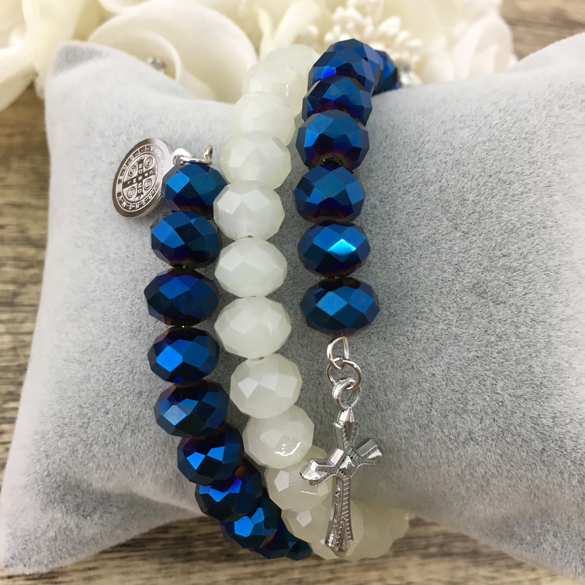 Blue and White Glass Bead Memory Wire Bracelet | Bellaire Wholesale