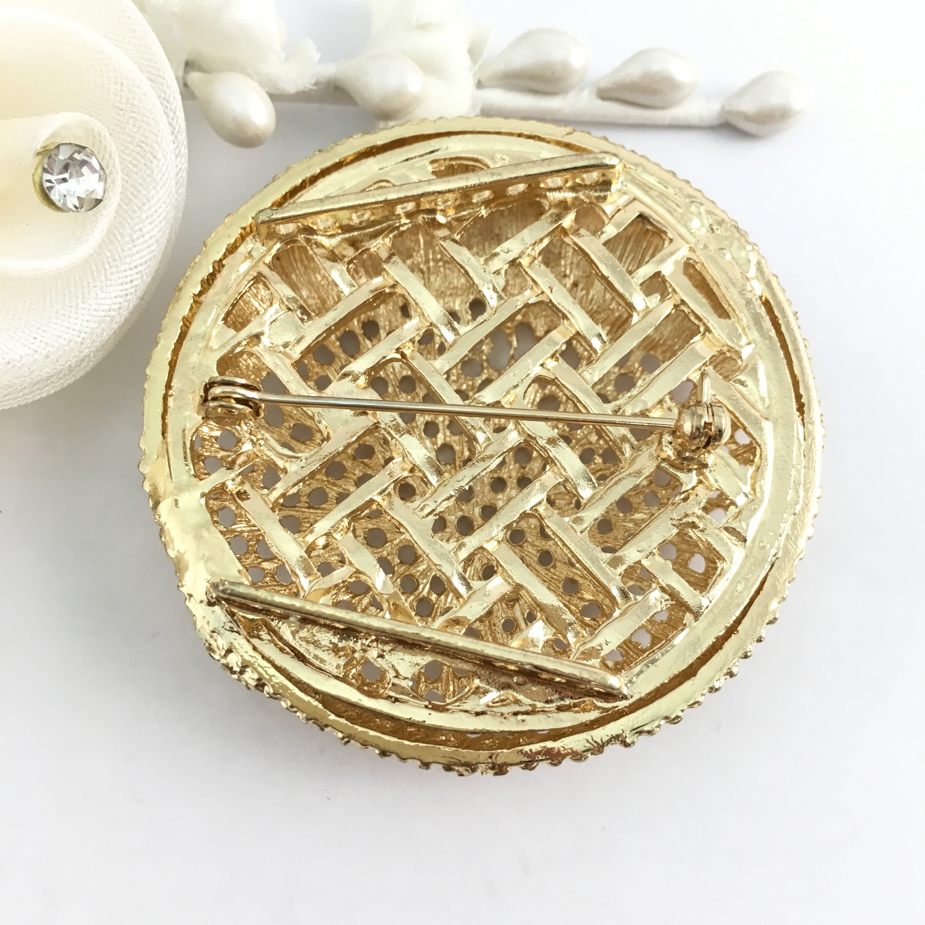Filigree Round Brooch Pin Gold with Red Stones | Bellaire Wholesale