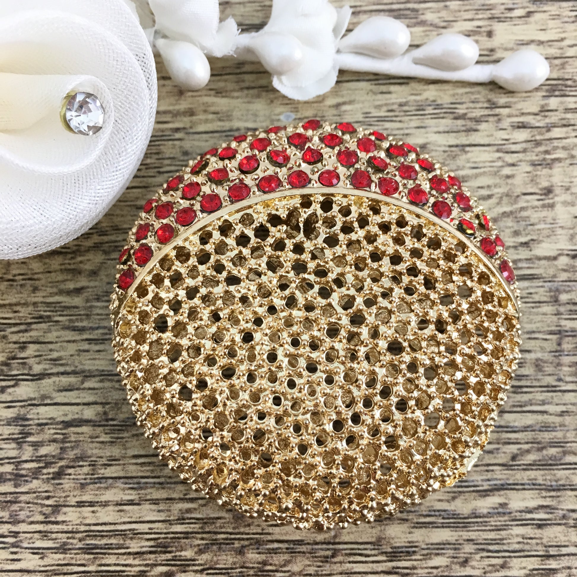 Filigree Round Brooch Pin Gold with Red Stones | Bellaire Wholesale