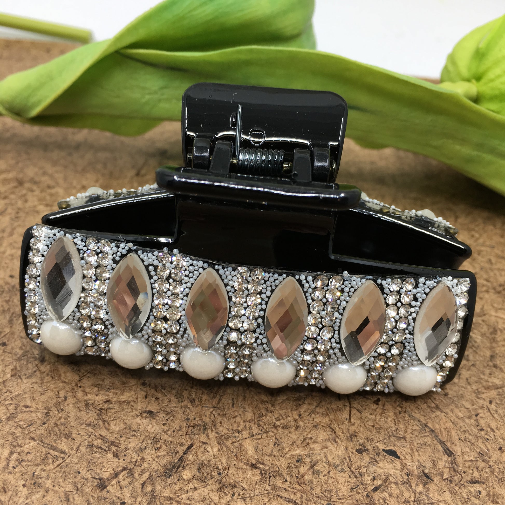 Hair Buckle with Clear Stones & Pearls | Bellaire Wholesale
