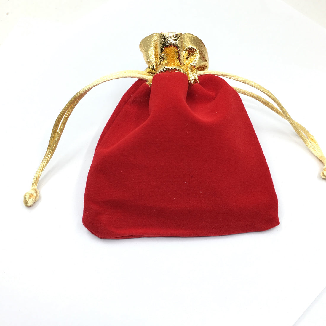 Medium Red Velvet Jewelry Bags | Bellaire Wholesale