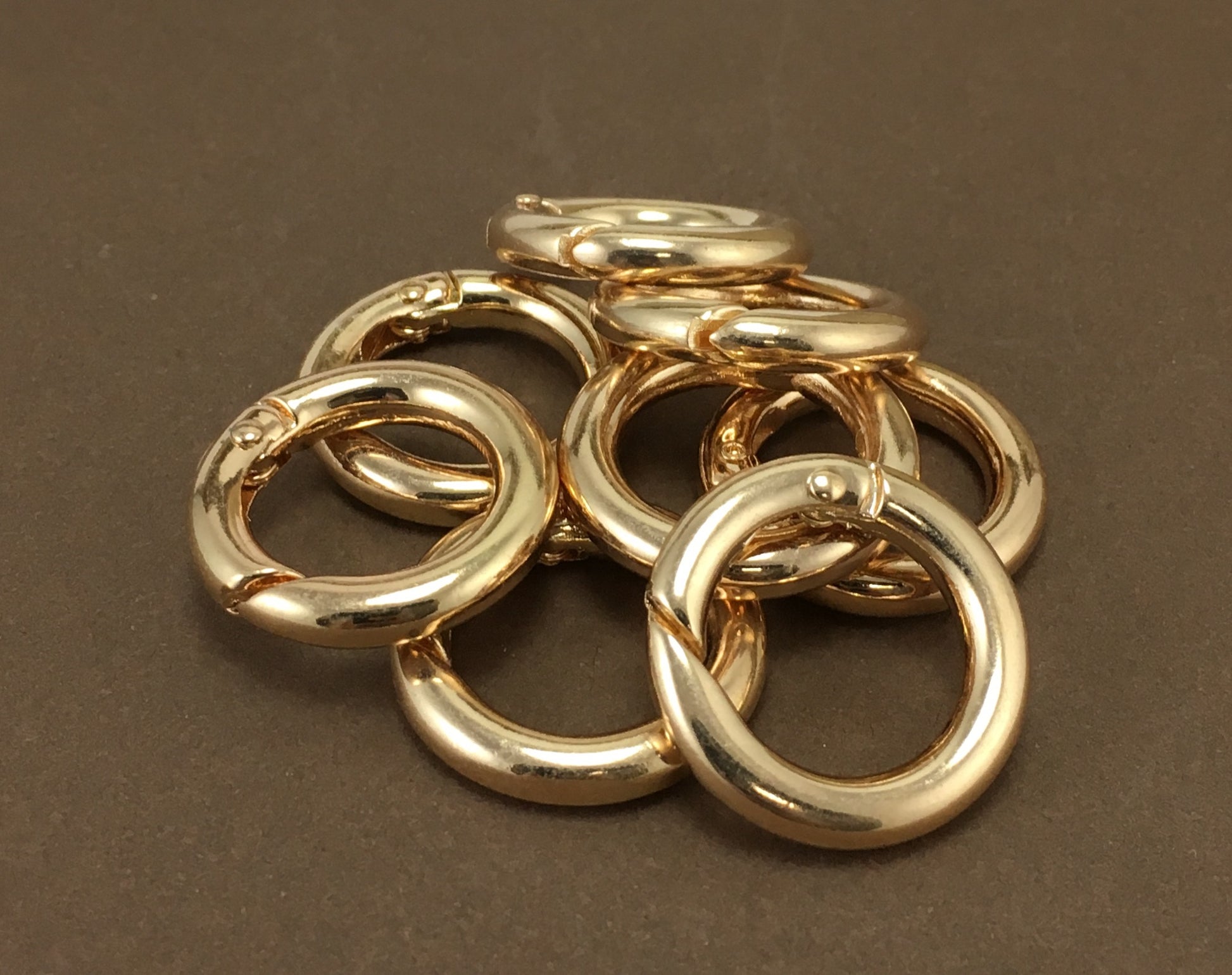 8 Gold Plated Key Chain Rings, 25mm | Bellaire Wholesale