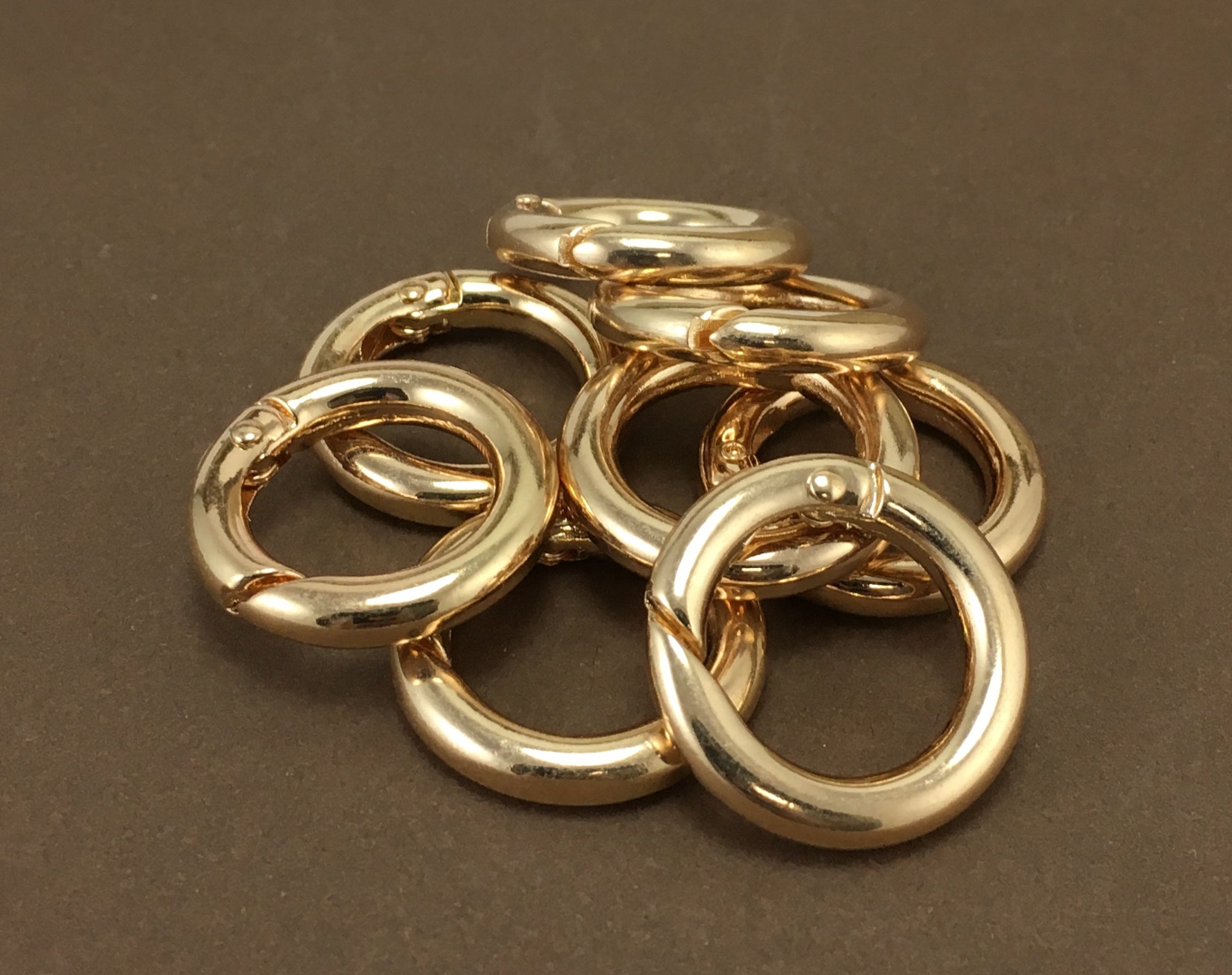 8 Gold Plated Key Chain Rings, 25mm | Bellaire Wholesale