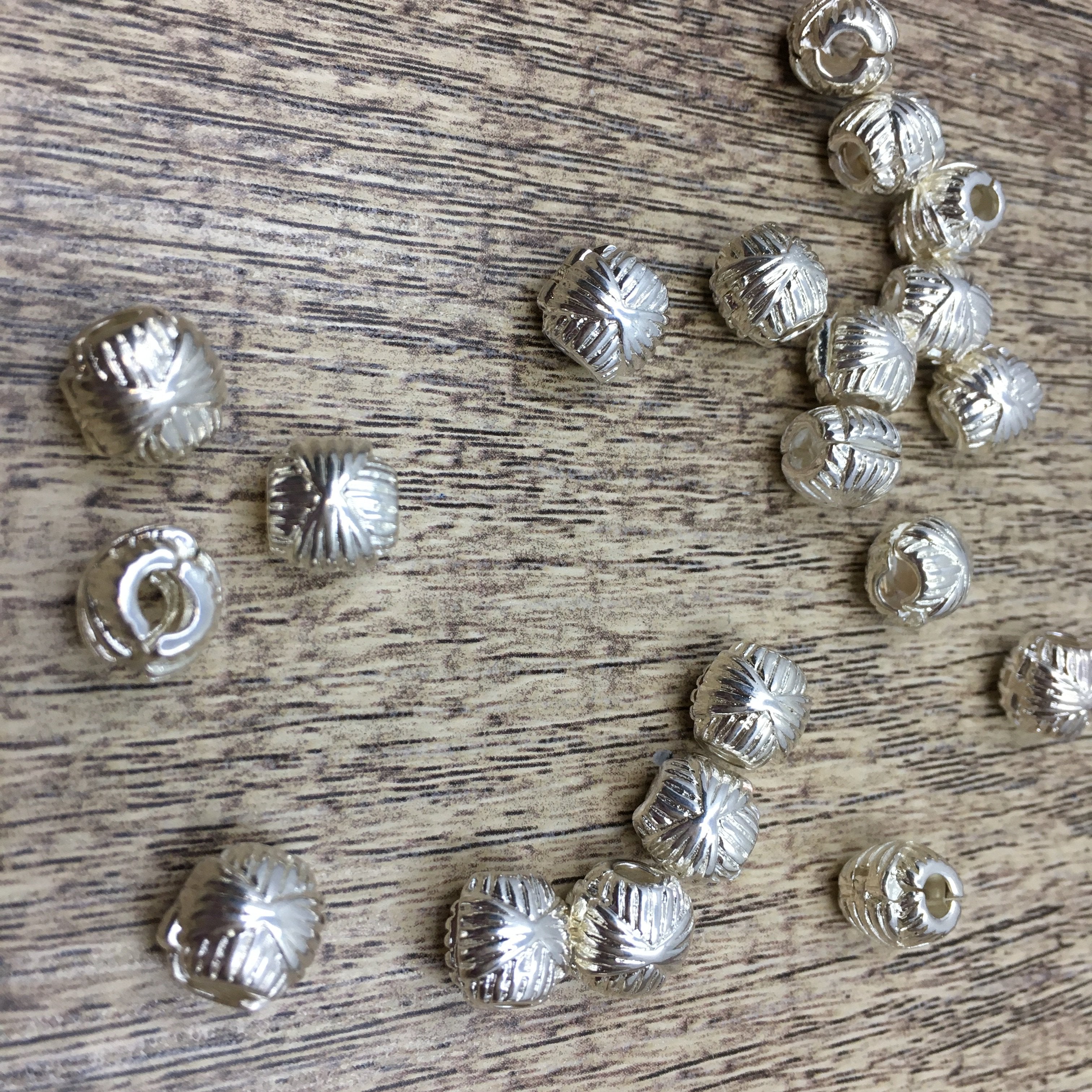 Round Stopper Charm 4Pc