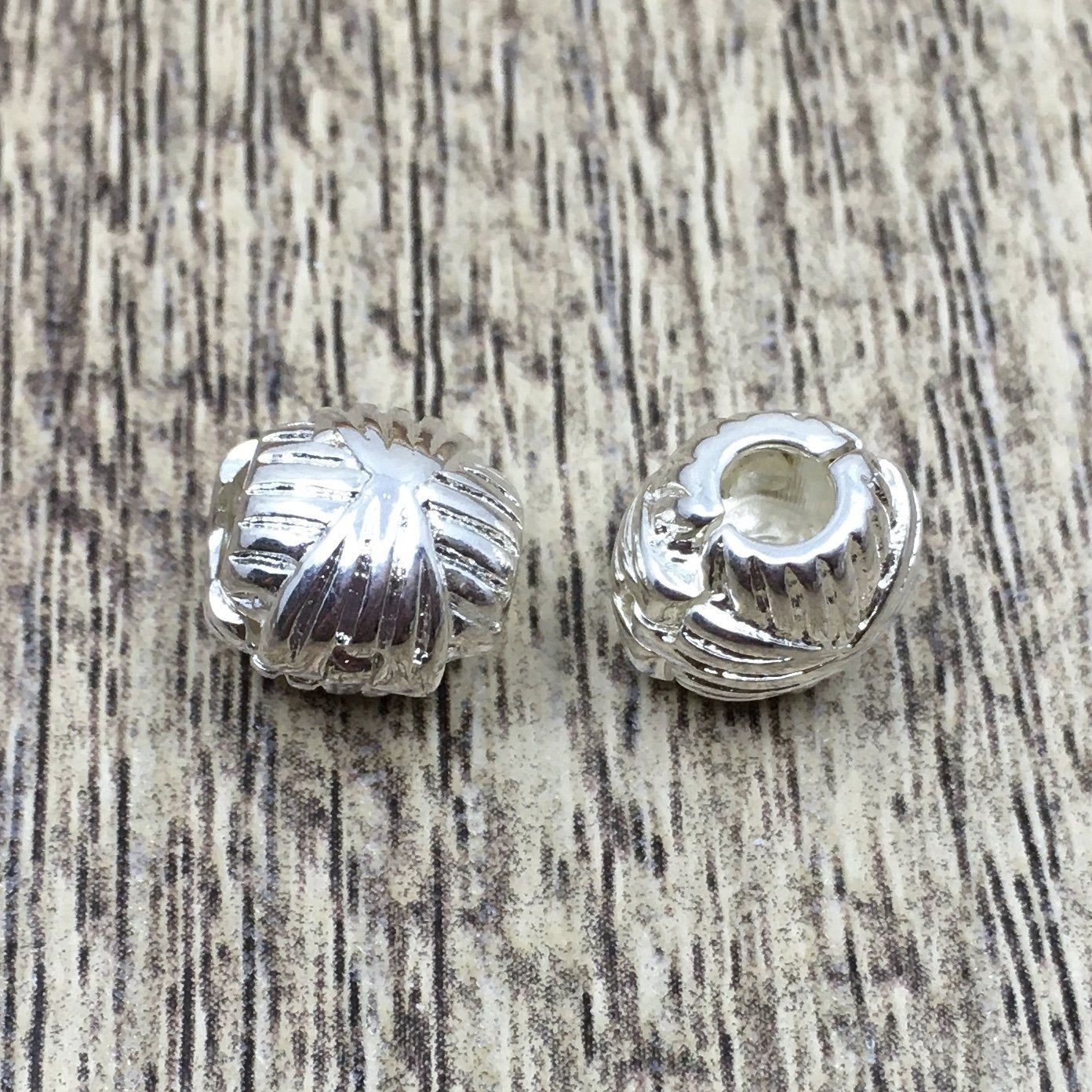 Round Stopper Charm 4Pc