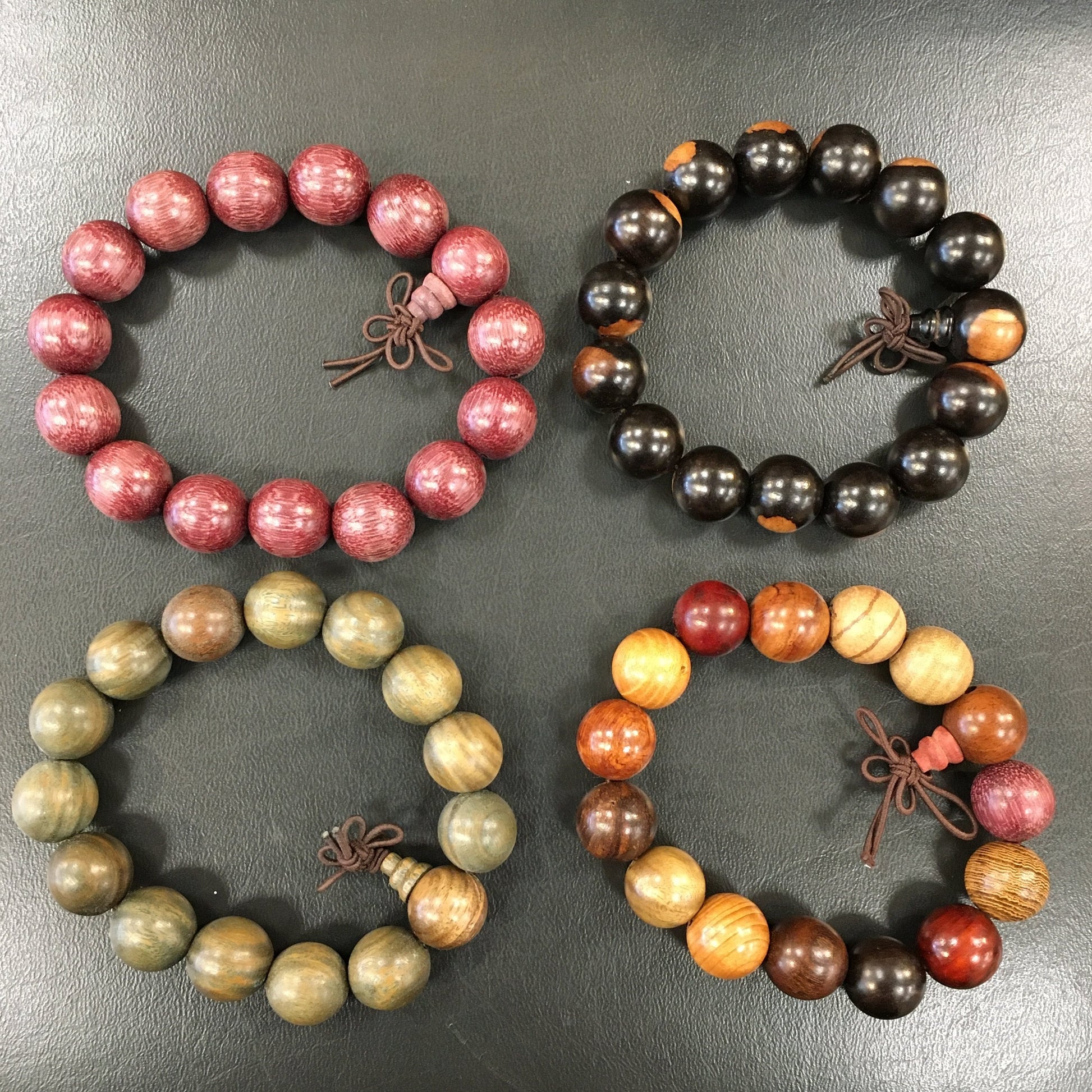 Wood bead bracelet with guru bead | Bellaire Wholesale