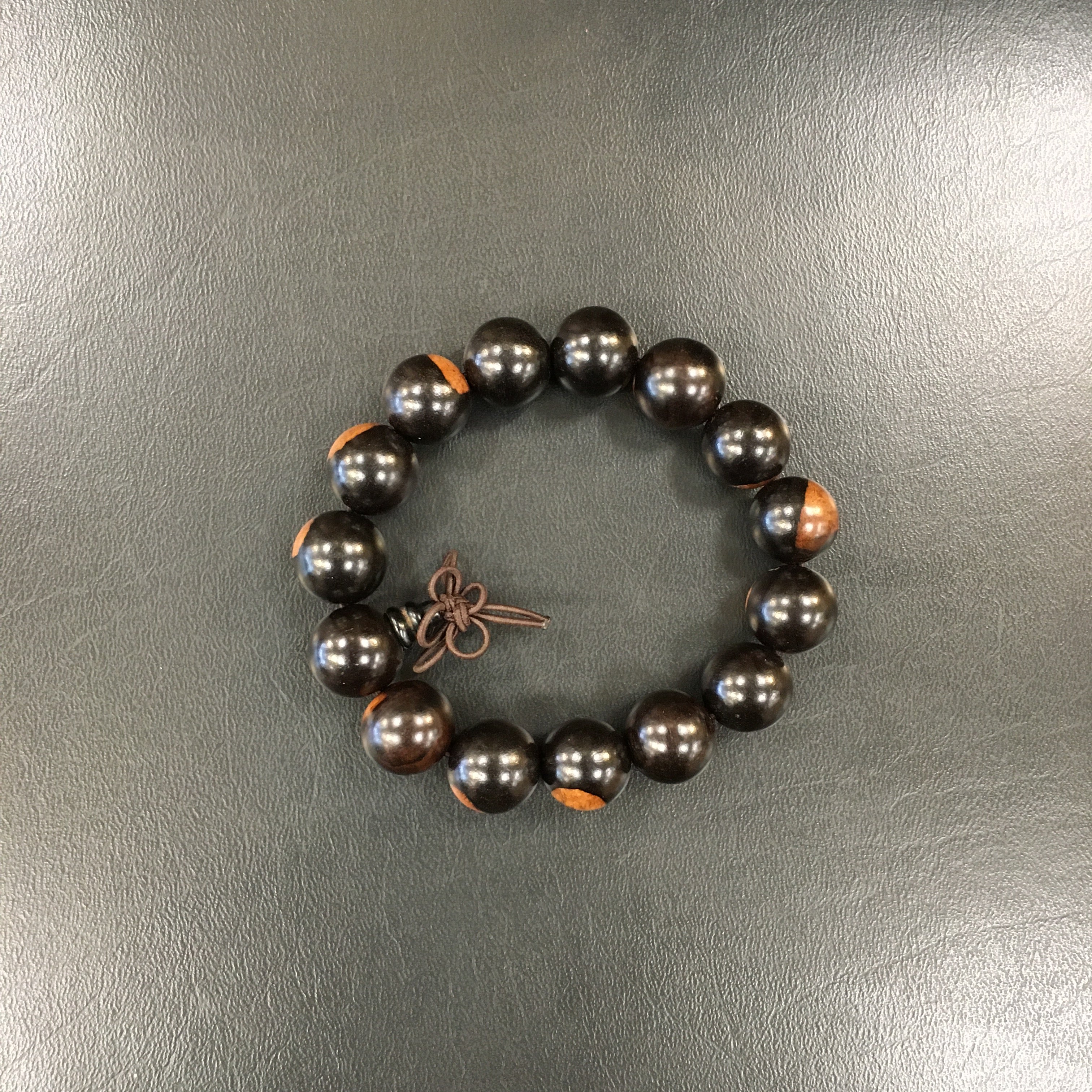 Wood bead bracelet with guru bead | Bellaire Wholesale