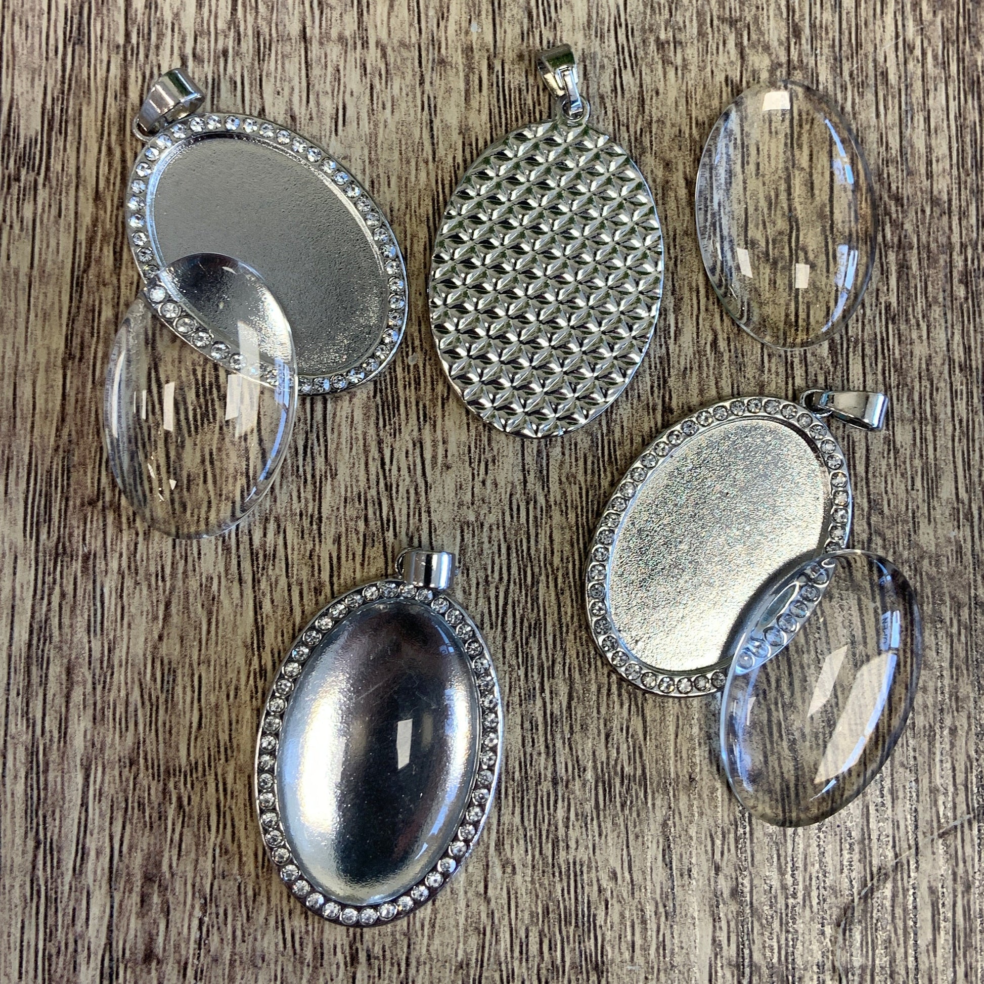 Oval Alloy Silver Rhinestone Photo frame Pendant | Bellaire Wholesale