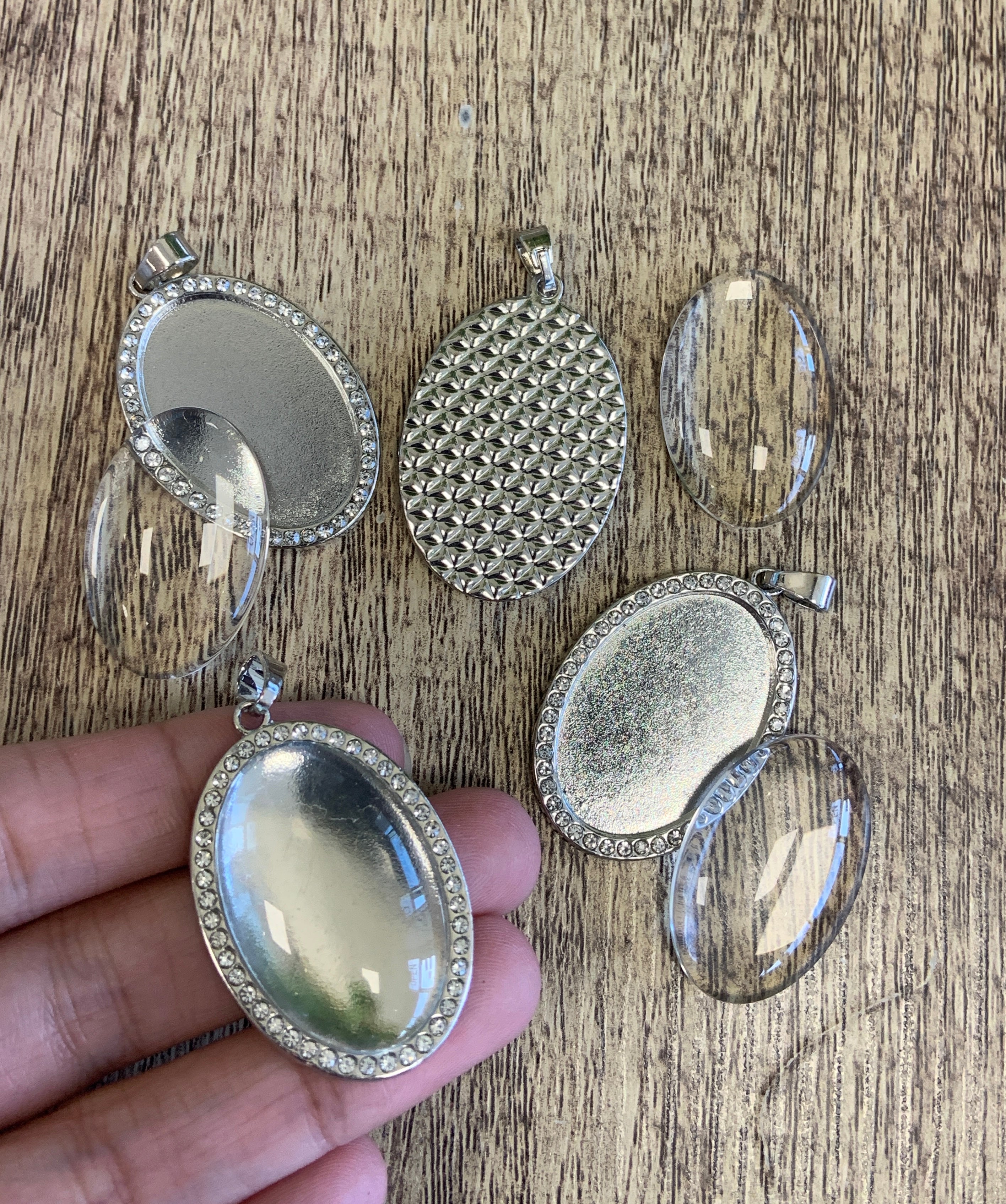 Oval Alloy Silver Rhinestone Photo frame Pendant | Bellaire Wholesale