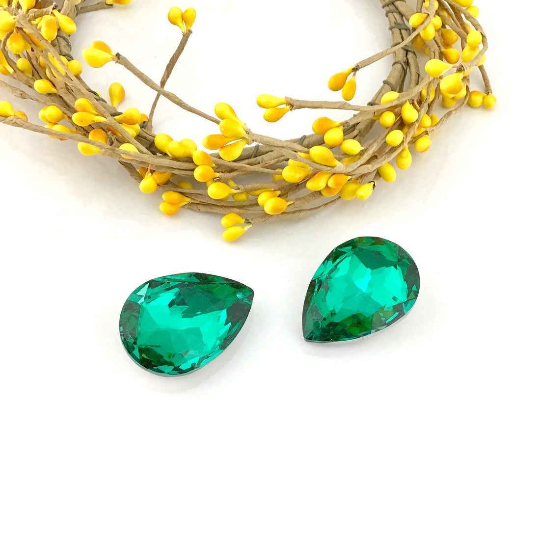 Glass Teardrop Pendant, Emerald Green | Bellaire Wholesale