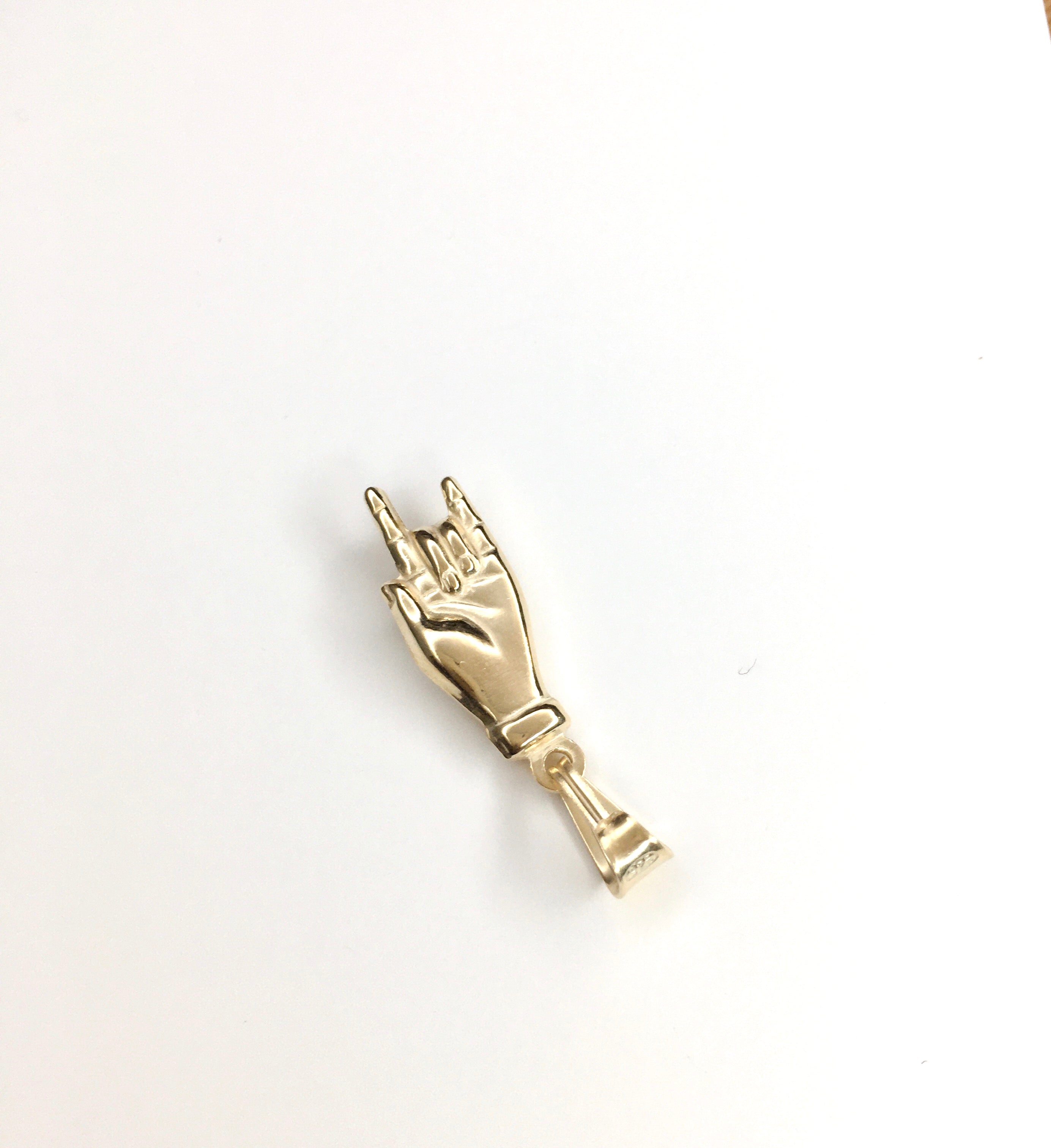 925 Sterling Silver Manu Cornuto Pendant | Bellaire Wholesale