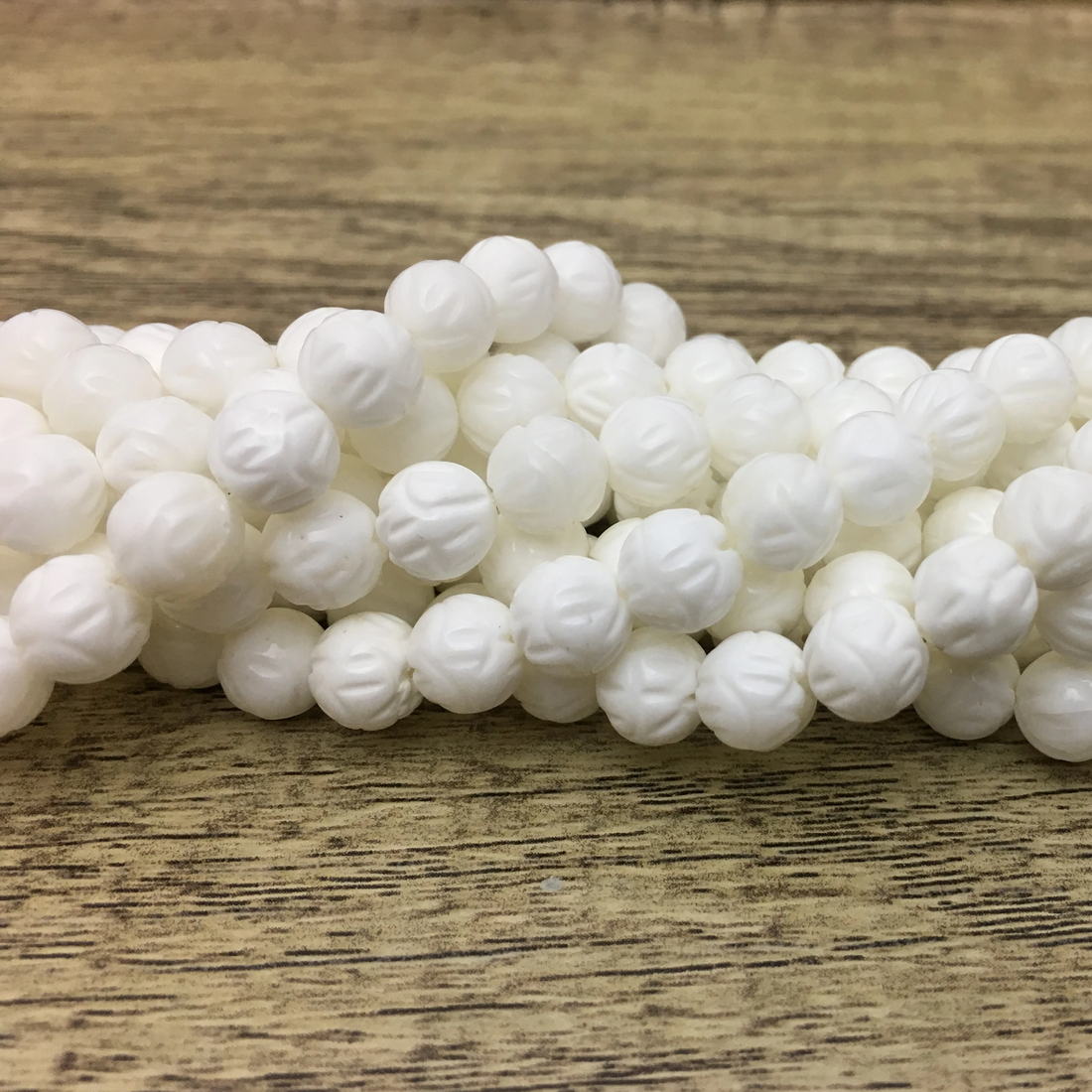 10mm White Carved Lotus Flower Tridacna Beads | Bellaire Wholesale