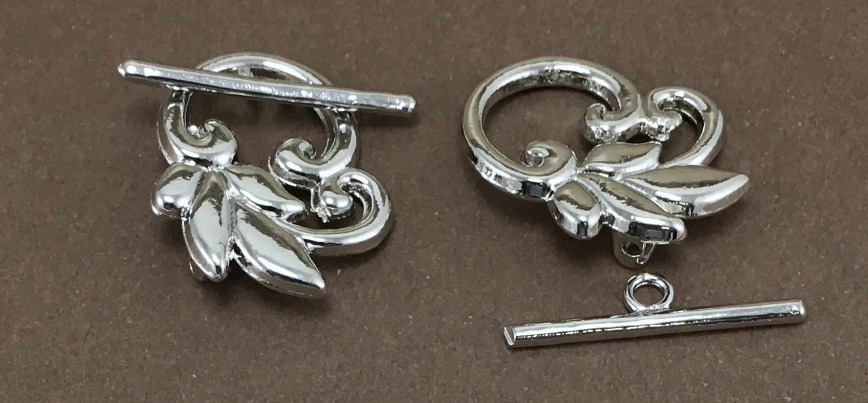 Alloy Leaf Toggle Charm, Silver Plated Toggle | Bellaire Wholesale