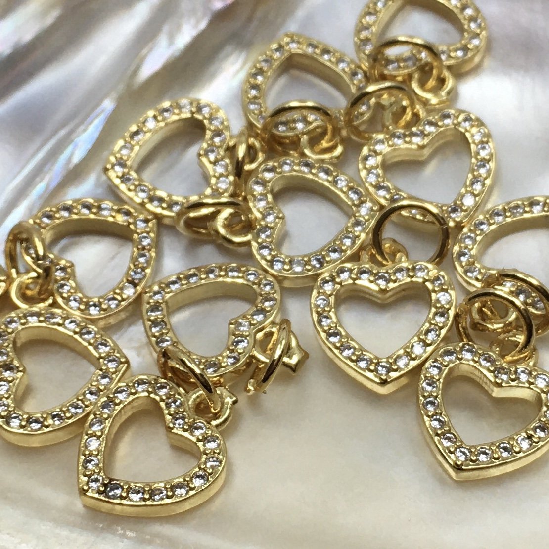 18K Gold Plated Carved Heart Charm | Bellaire Wholesale