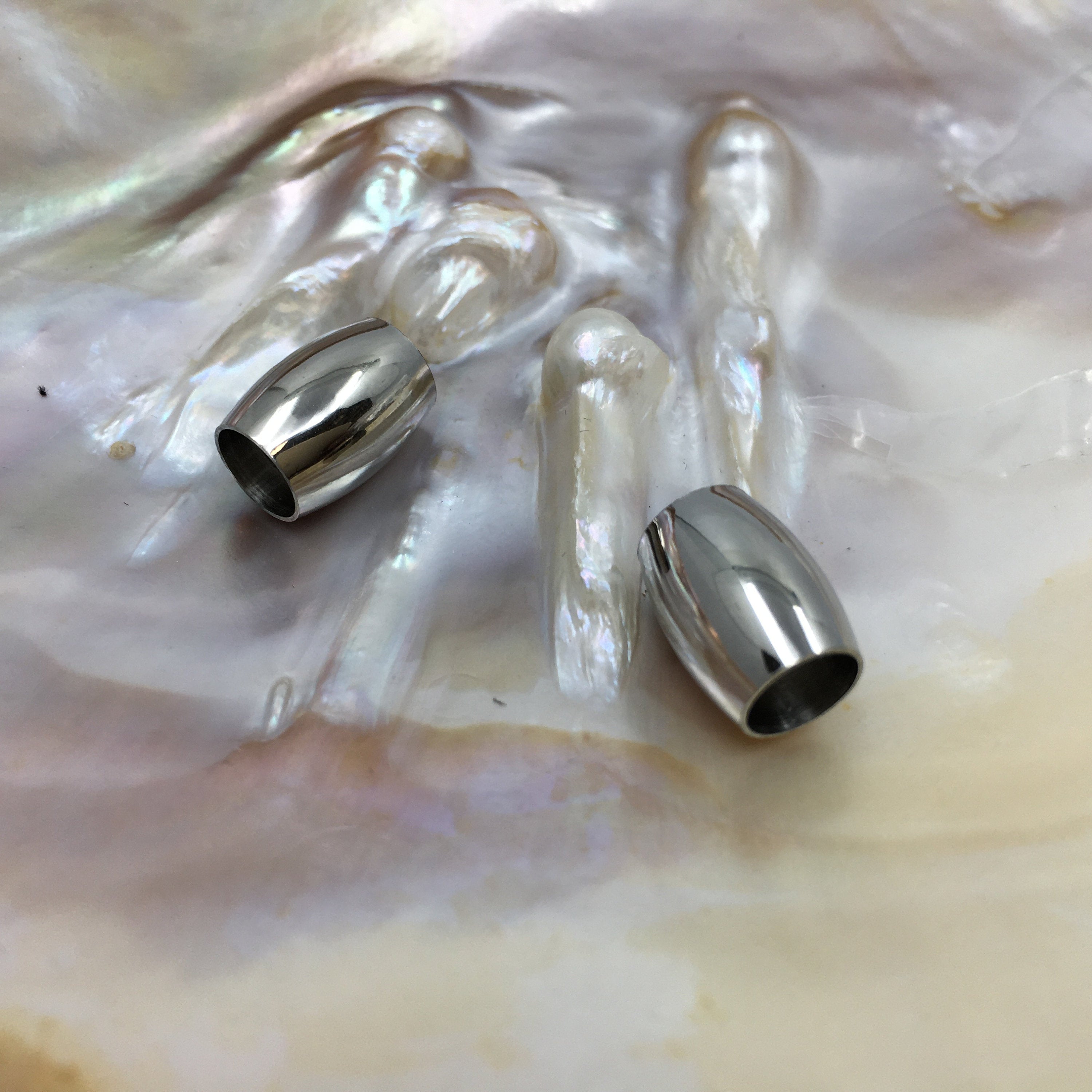 2Pcs Stainless steel Rhodium Round Beads | Bellaire Wholesale
