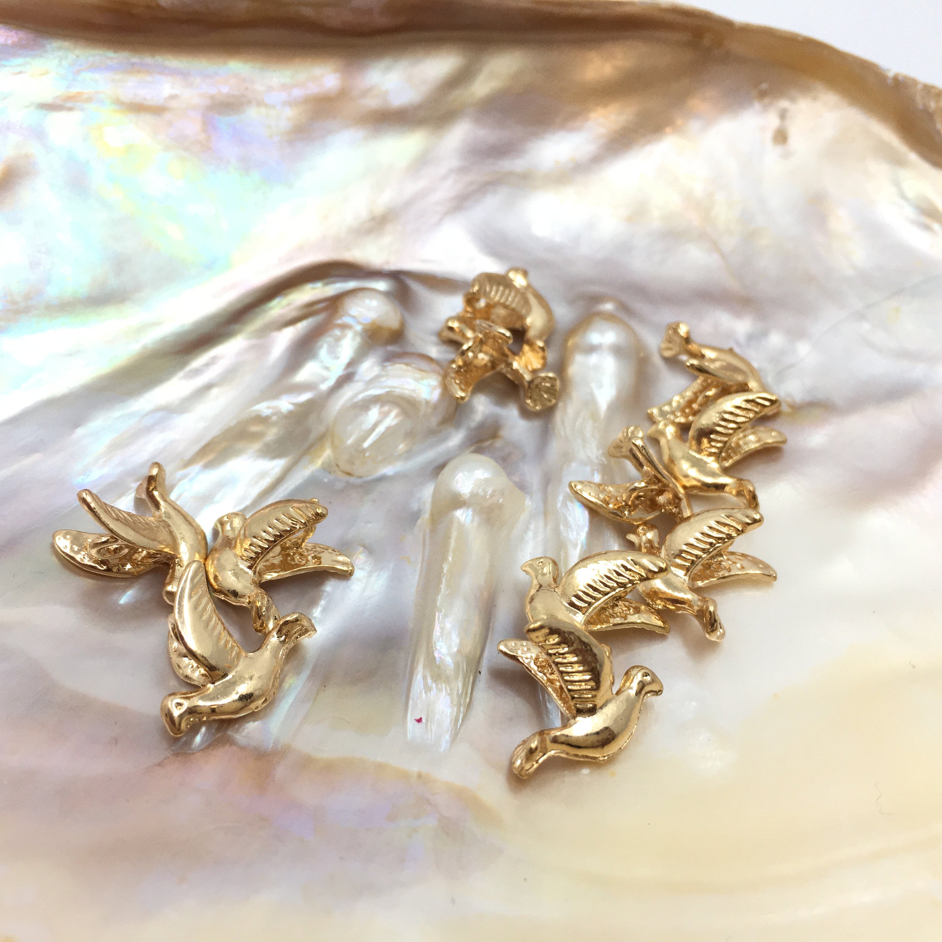 Alloy Light Gold Dove Bird Charm | Bellaire Wholesale