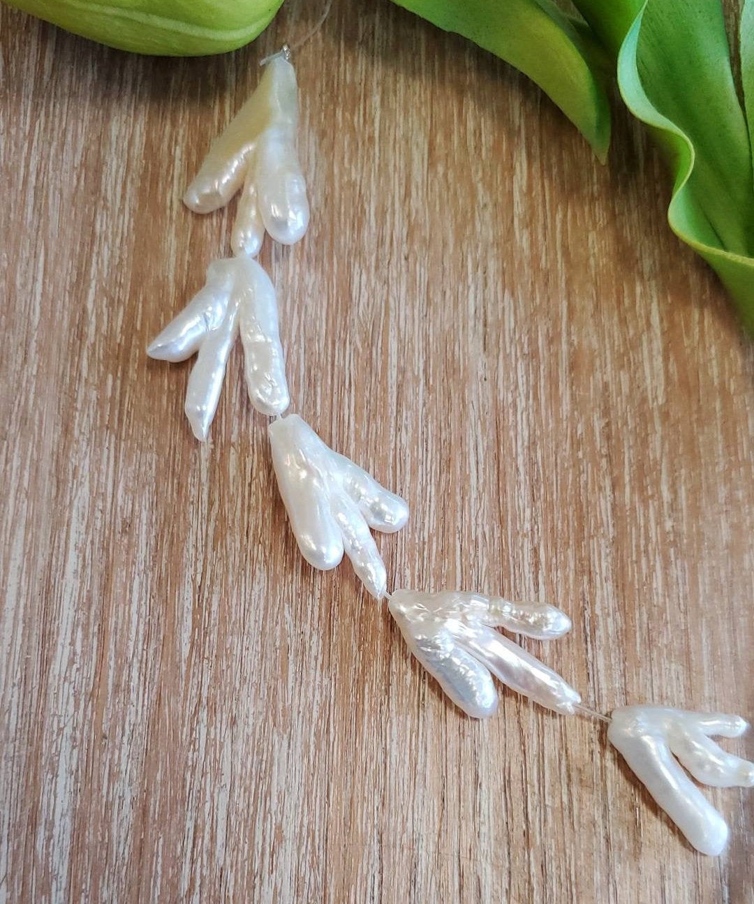 Mother of Pearl, White Pearl Bead, Chicken feet bead