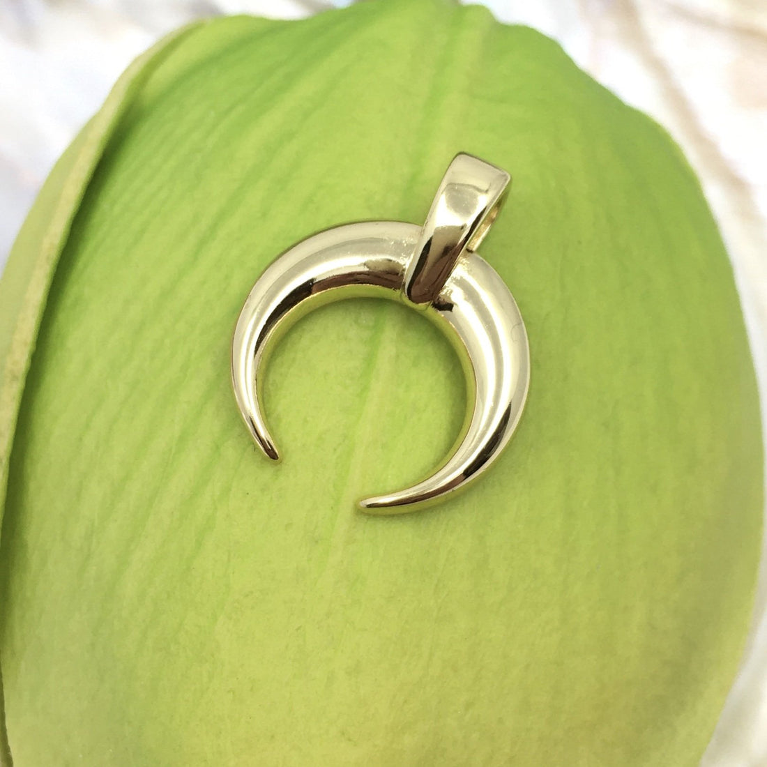 Gold Horn Charm | Bellaire Wholesale