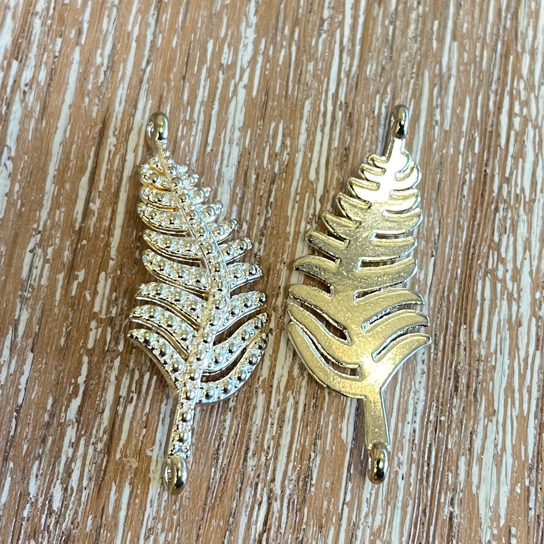 Big Gold Leaf Connector , 33mm Big Gold Leaf  | Bellaire Wholesale