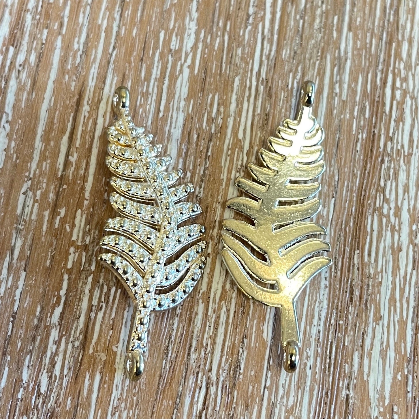 Big Gold Leaf Connector , 33mm Big Gold Leaf  | Bellaire Wholesale