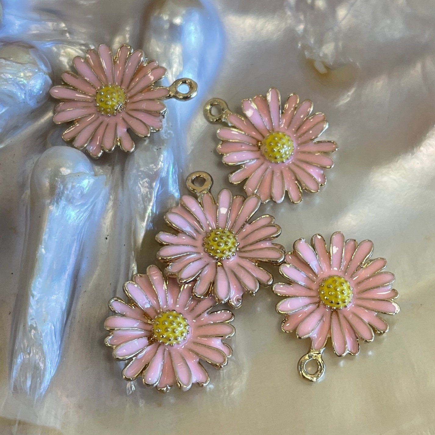 Alloy Sun flower Charm, Yoga charm, Daisy Charm  | Bellaire Wholesale