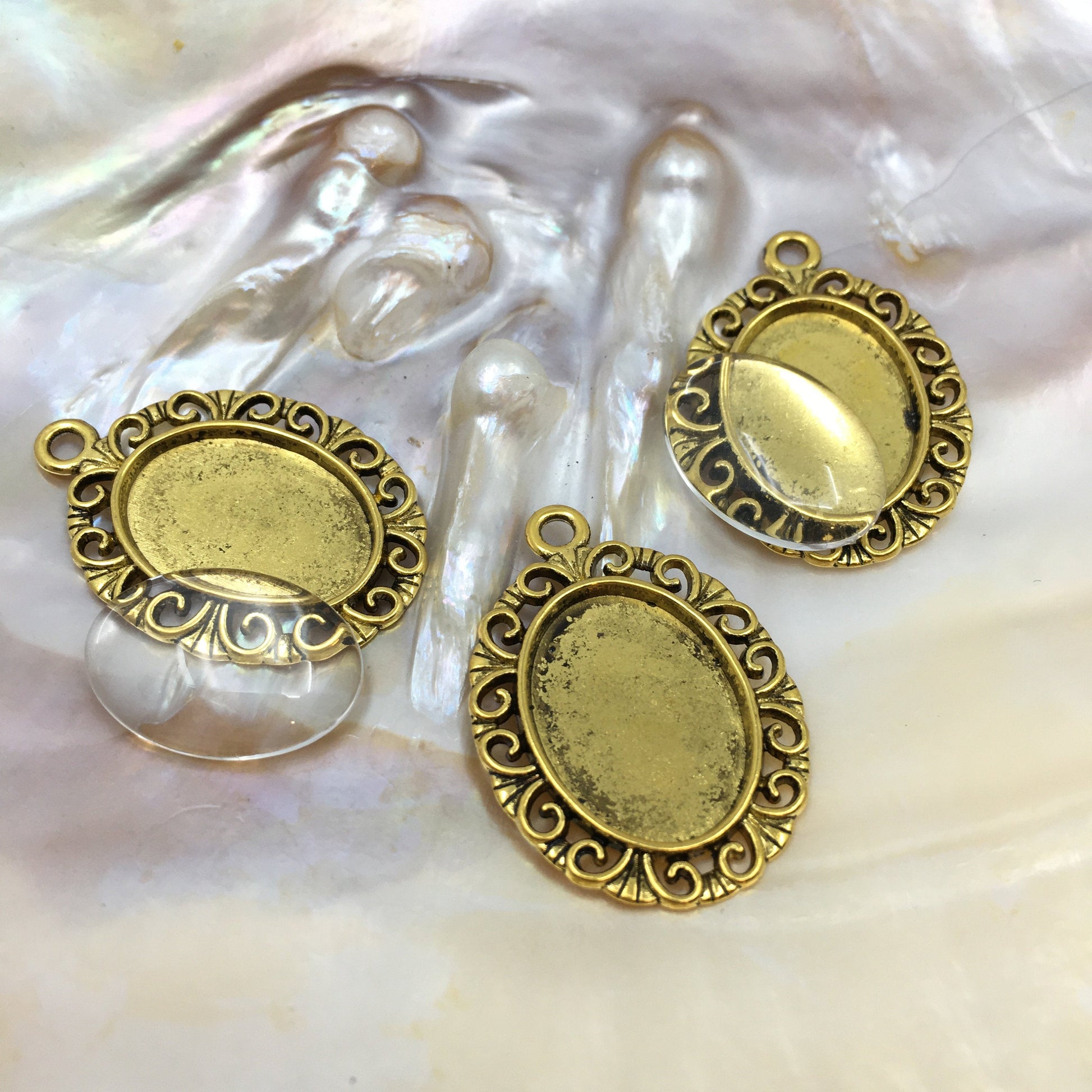 Alloy Antique Silver/Bronze Cabochon Pendant  | Bellaire Wholesale