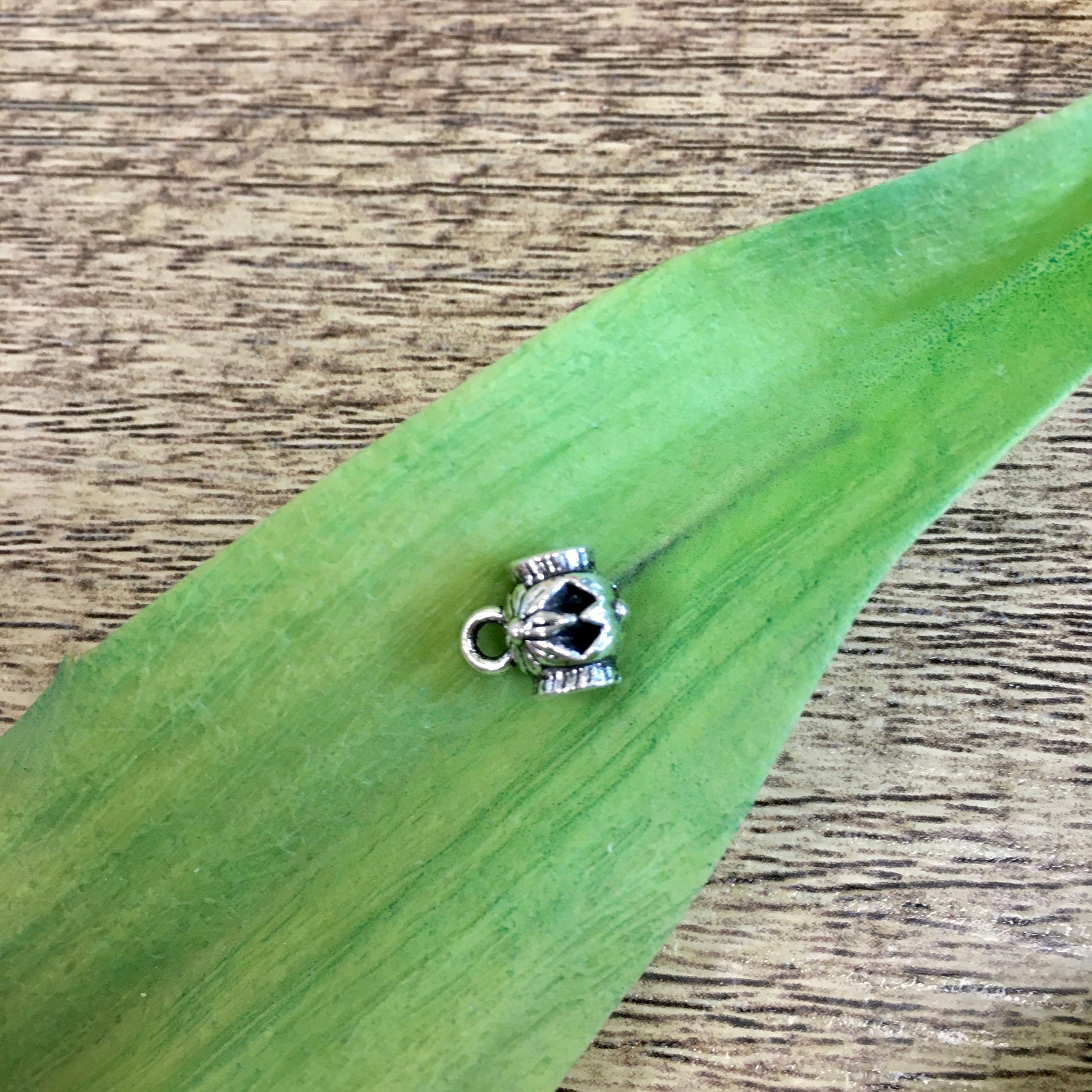 Alloy Charm Hanger with Flower Symbol | Bellaire Wholesale