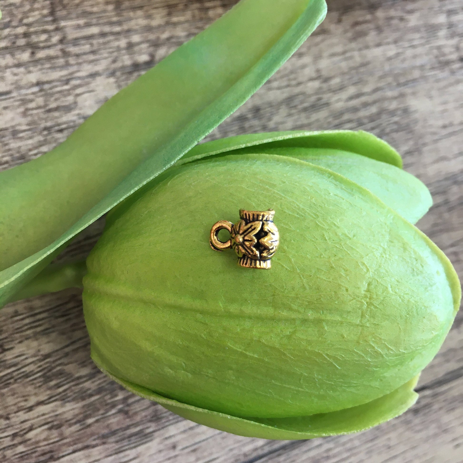 Alloy Charm Hanger with Flower Symbol | Bellaire Wholesale
